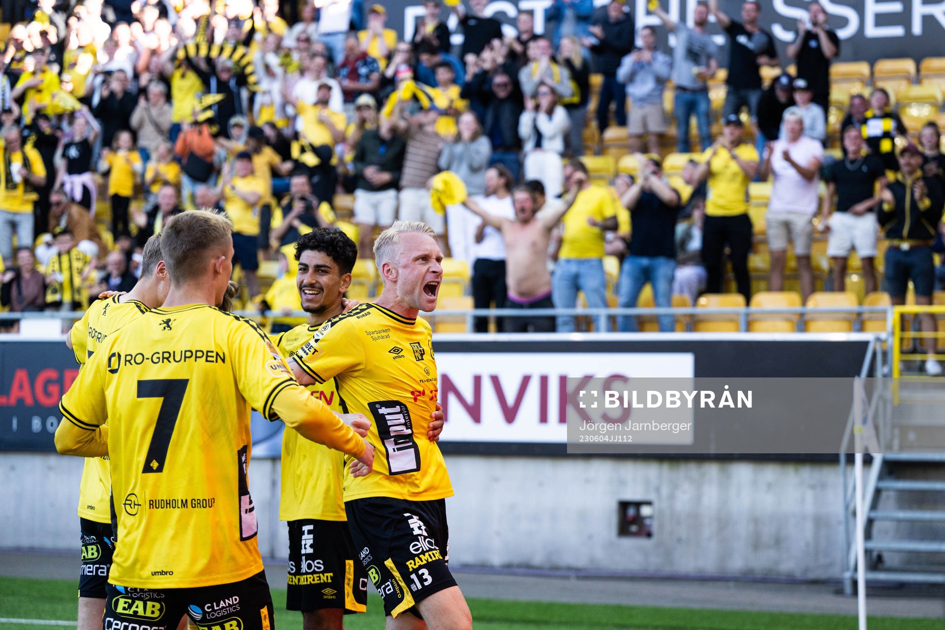 Elfsborgs Johan Larsson jublar