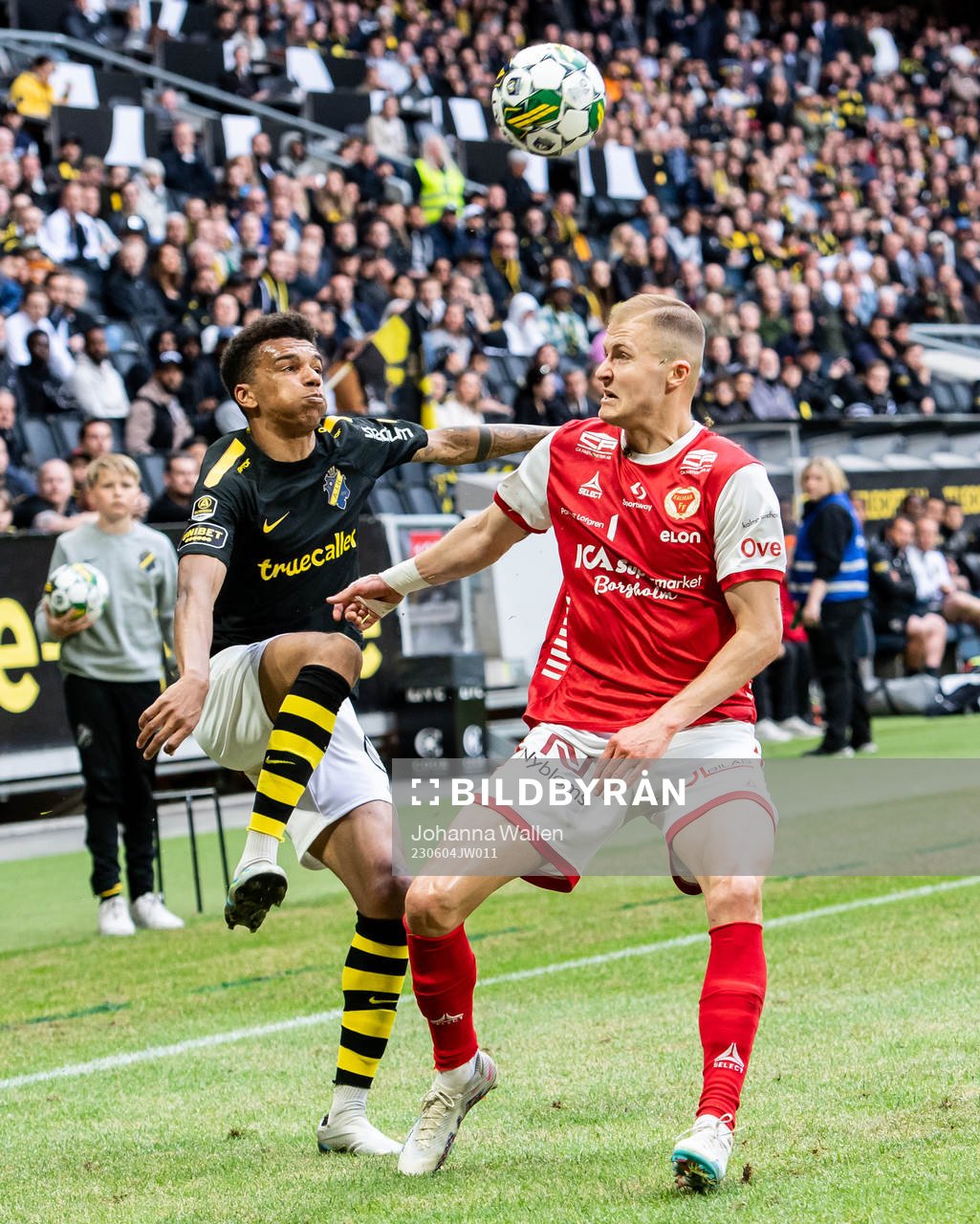 AIKs Rui Modesto och Kalmars David Kristjan Olafsson