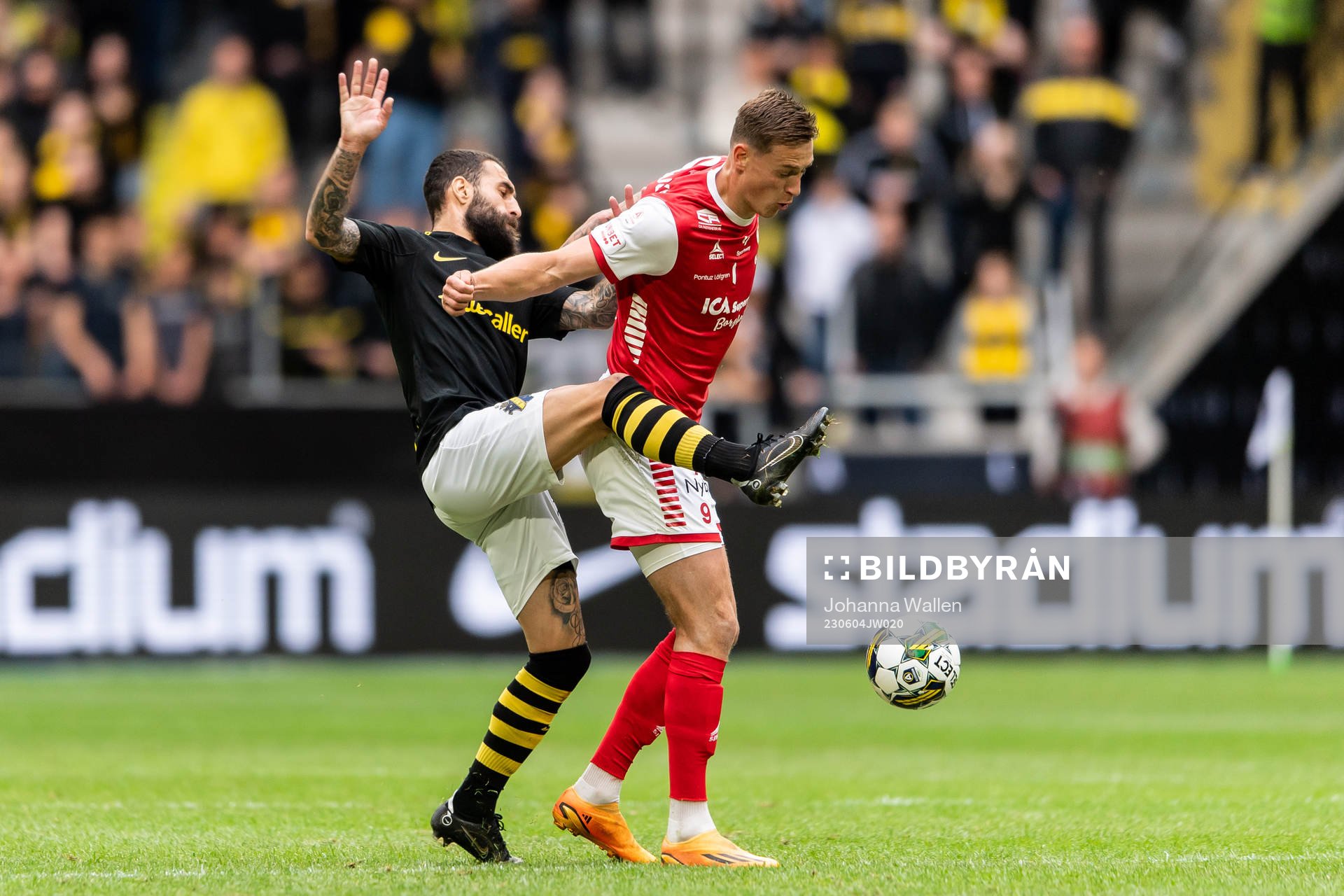 AIKs Jimmy Durmaz och Kalmars Mileta Rajovic