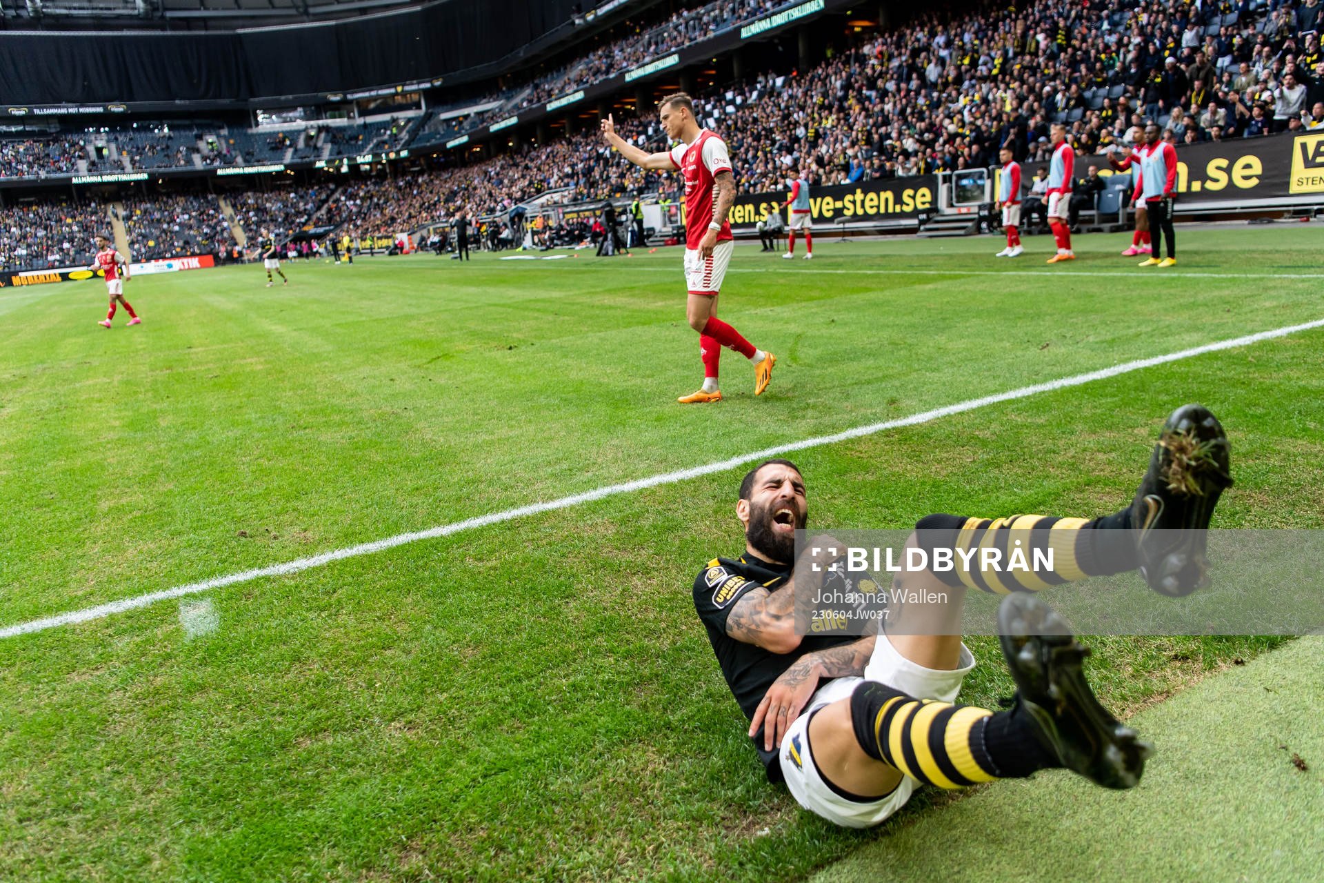 AIKs Jimmy Durmaz har ont