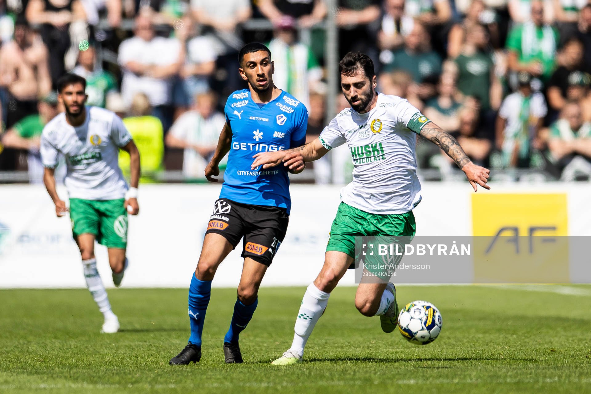 Halmstads Amir Al-Ammari och Hammarbys Nahir Besara