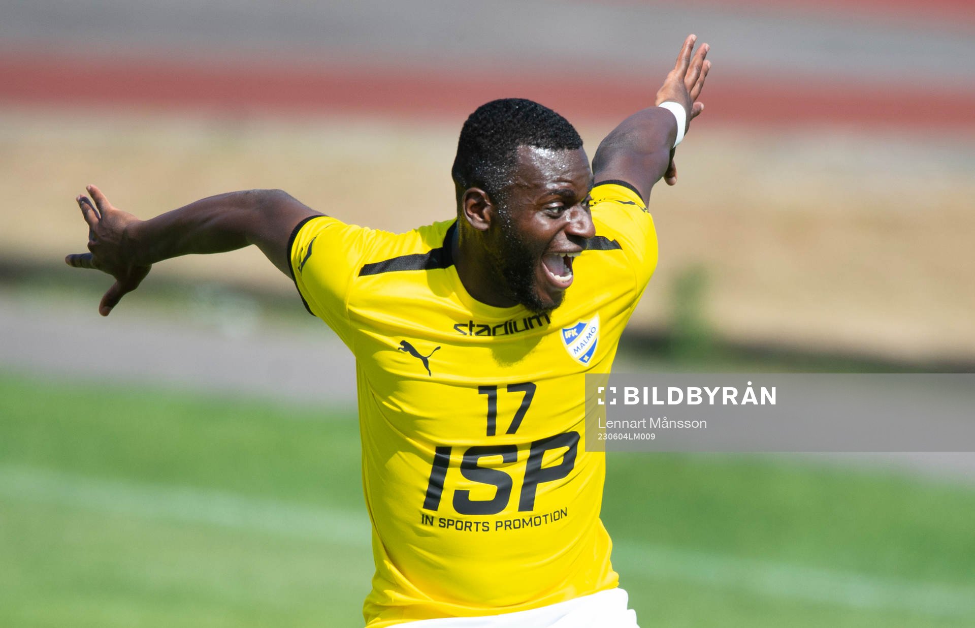IFK Malmös Filston Mawana har gjort 2-1 och jublar i