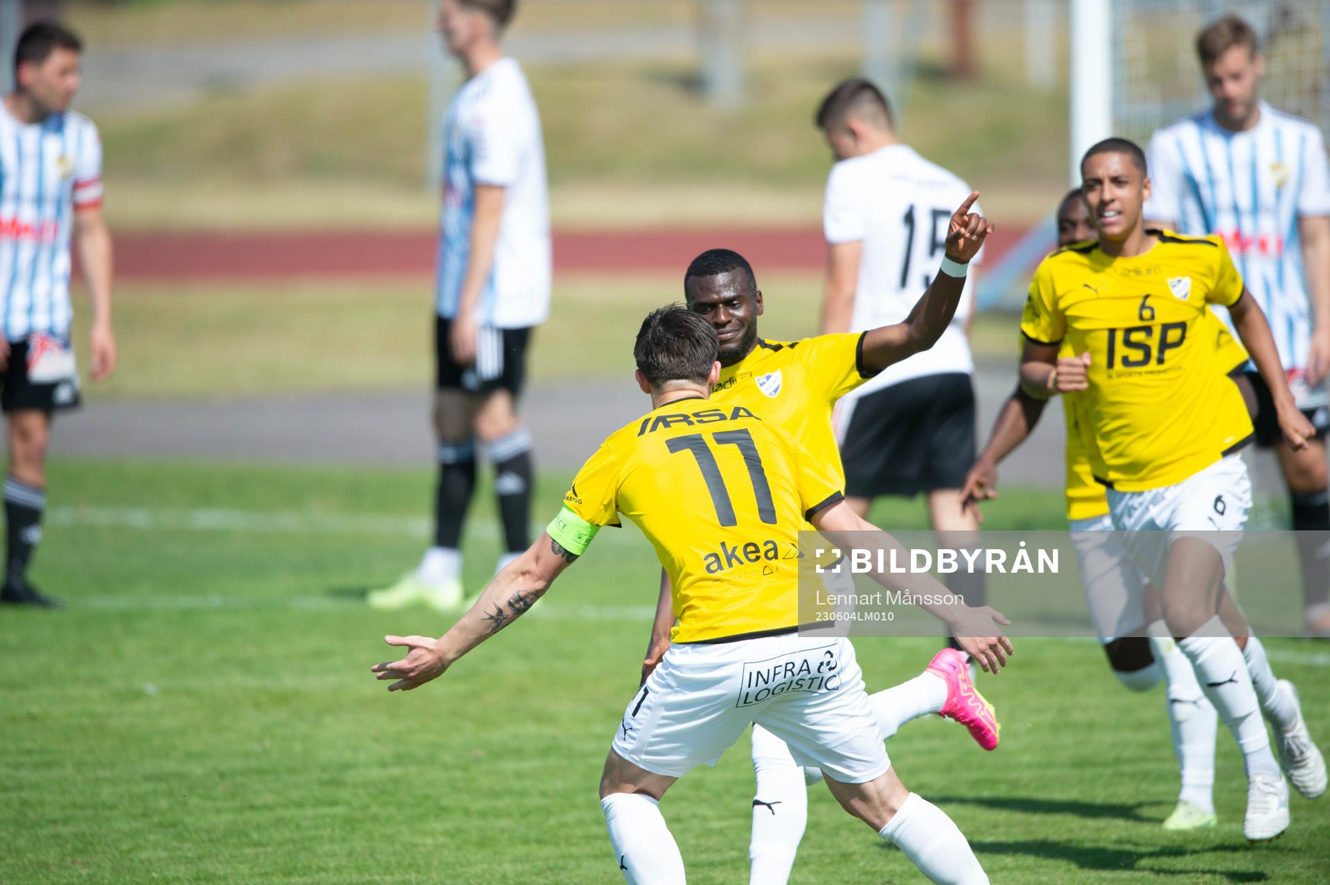 IFK Malmös Filston Mawana har gjort 2-1 och jublar i
