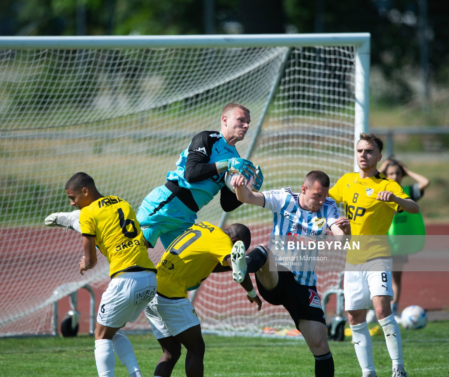 IFK Malmös målvakt Max Rundqvist i matchen i division 2