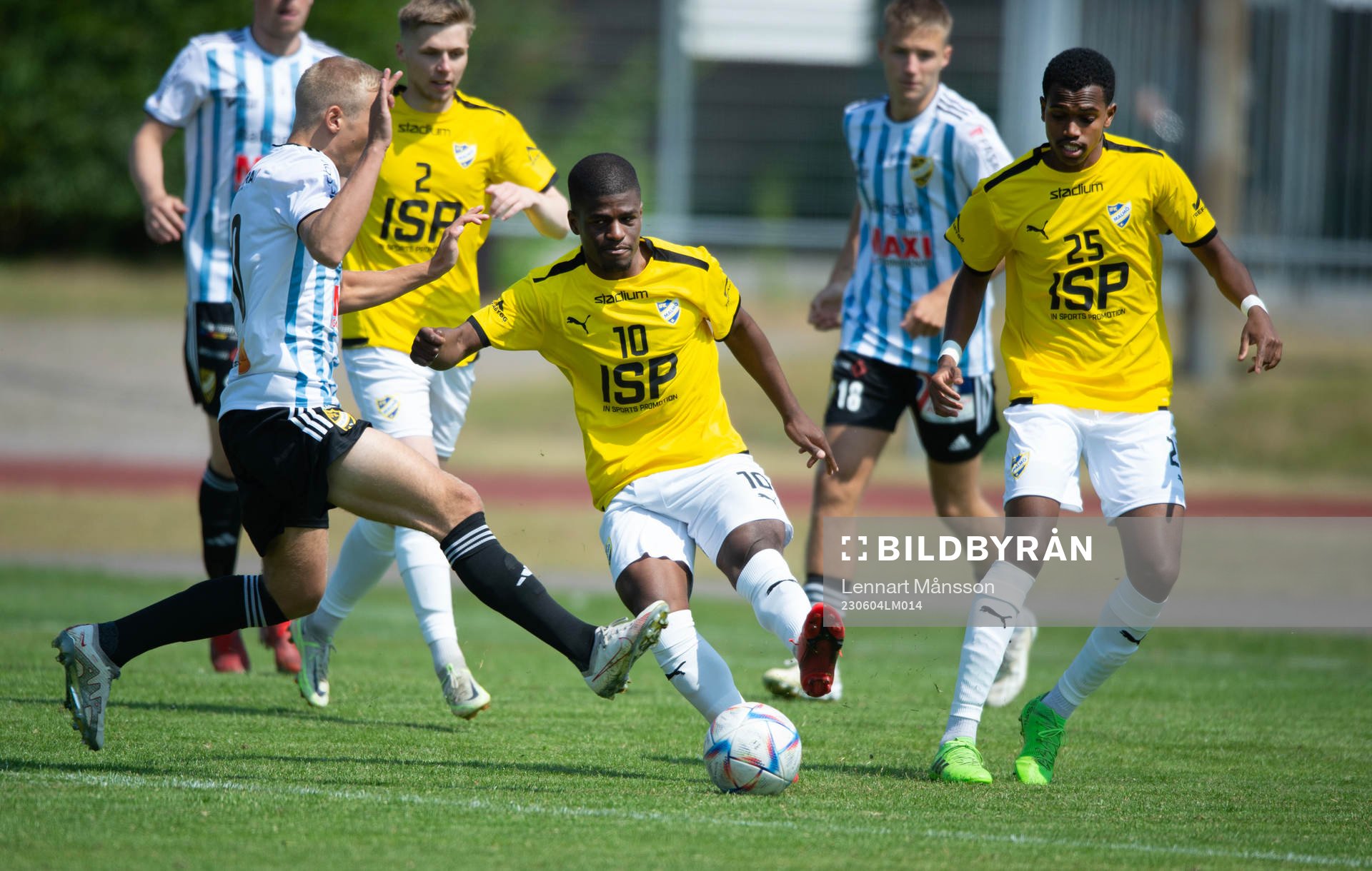 IFK Malmös Michael Dangi M´fwamba i matchen i division 2