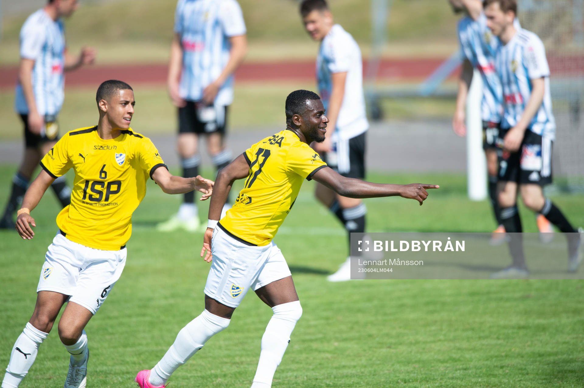 IFK Malmös Filston Mawana har gjort 2-1 och jublar i