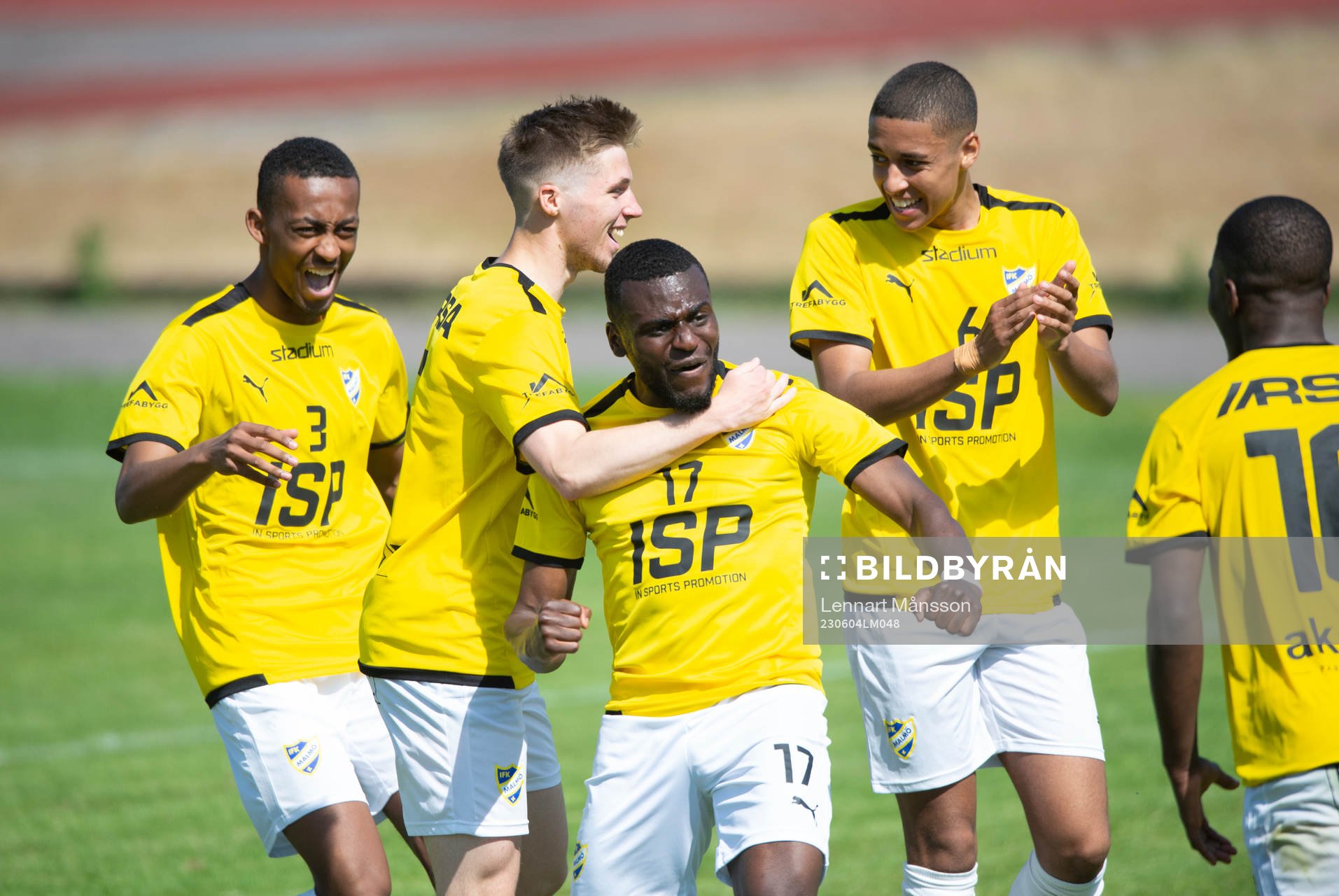 IFK Malmös Filston Mawana har gjort 2-1 och jublar