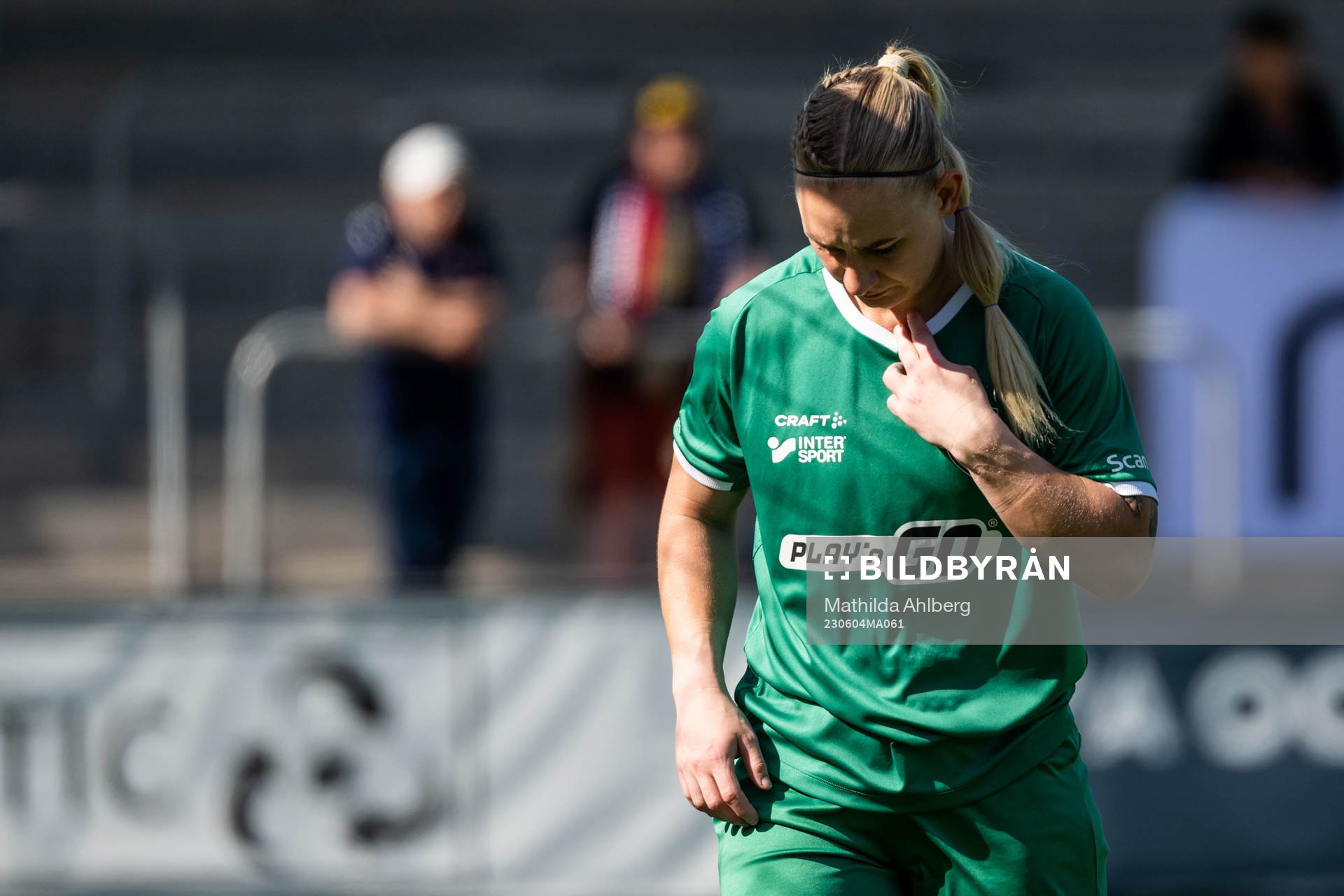 Växjö DFFs målvakt Louise Högrell Ledbetter deppar