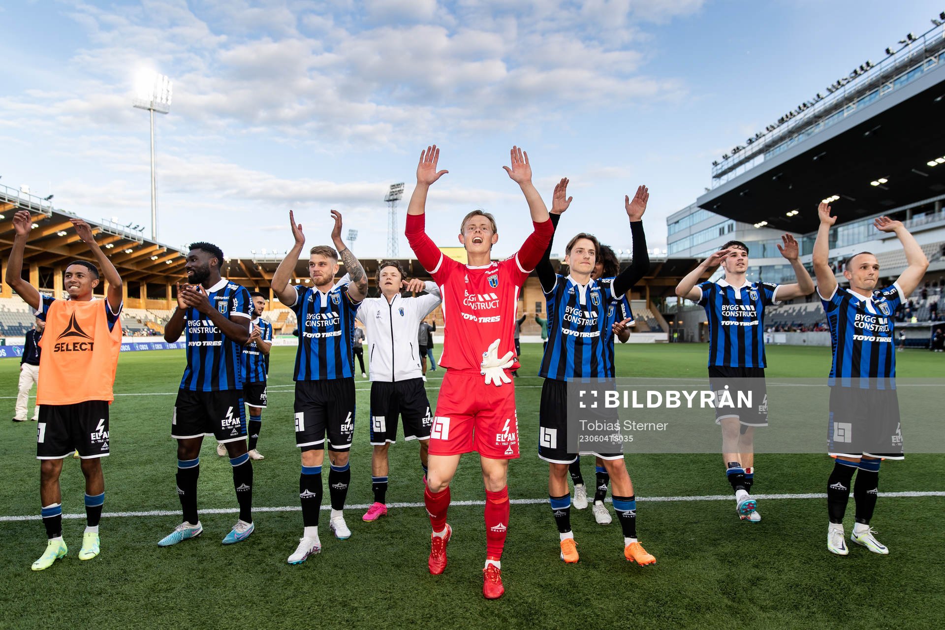 Sirius målvakt Jakob Tånnander (m) jublar