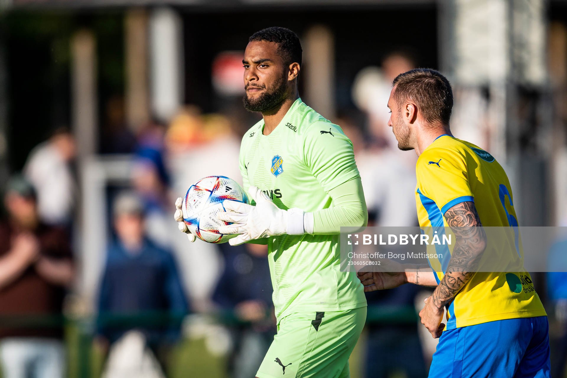 Eskilsminne IFs målvakt Lamin Sarr under fotbollsmatchen i Division 1 Södra mellan Eskilsminne IF och Ängelholm den 5 juni 2023 i Helsingborg.
