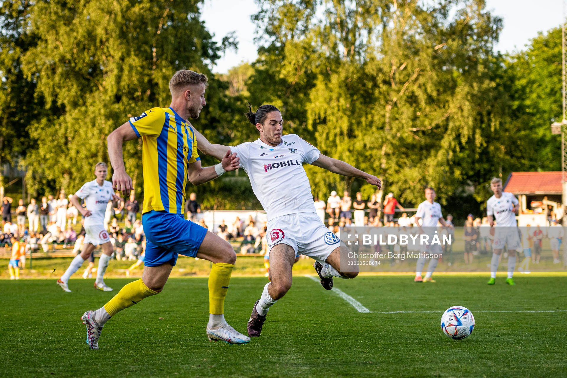 Eskilsminne IFs Oliver Åkerman och Ängelholms Ammar Saran