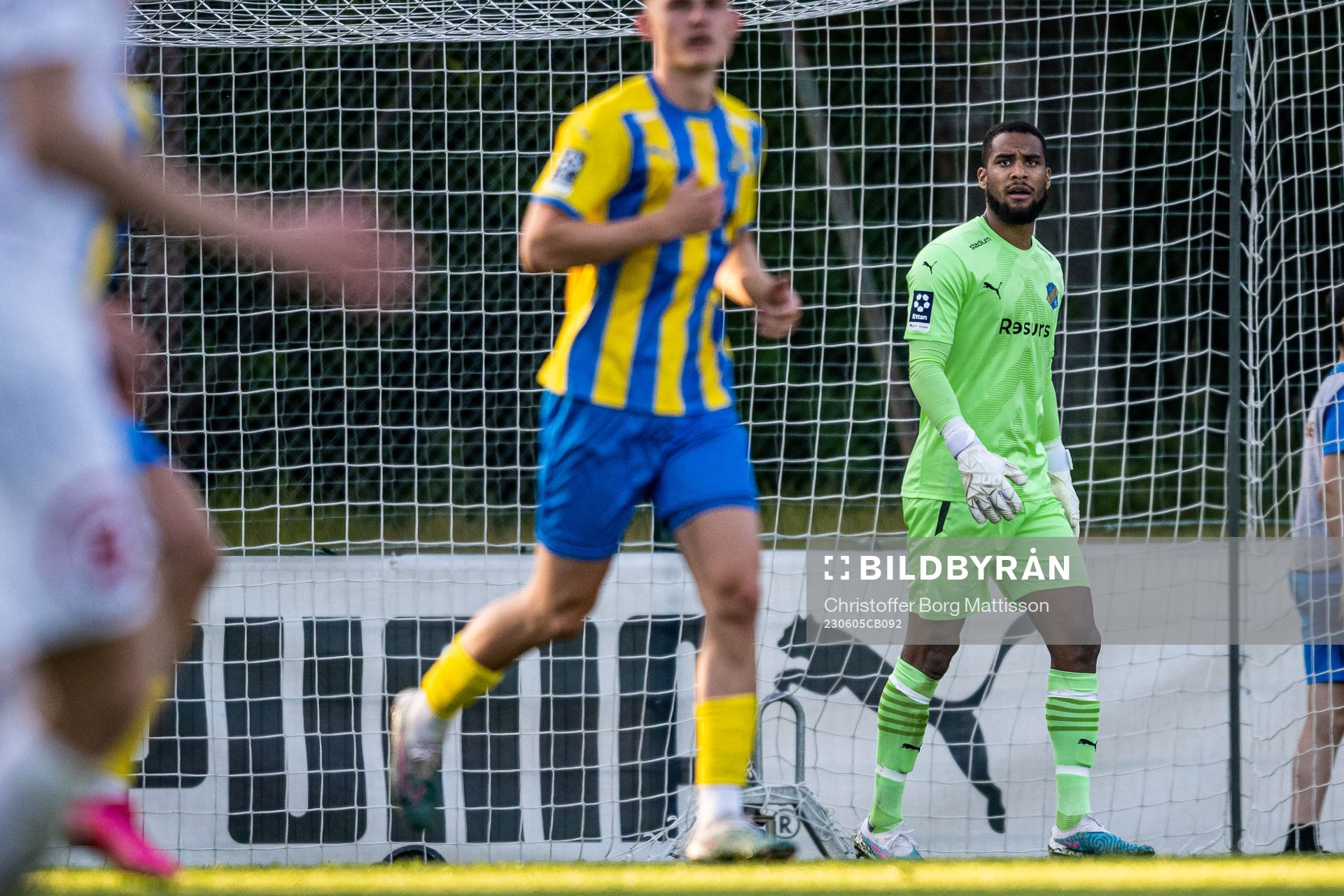 Eskilsminne IFs målvakt Lamin Sarr under fotbollsmatchen i Division 1 Södra mellan Eskilsminne IF och Ängelholm den 5 juni 2023 i Helsingborg.