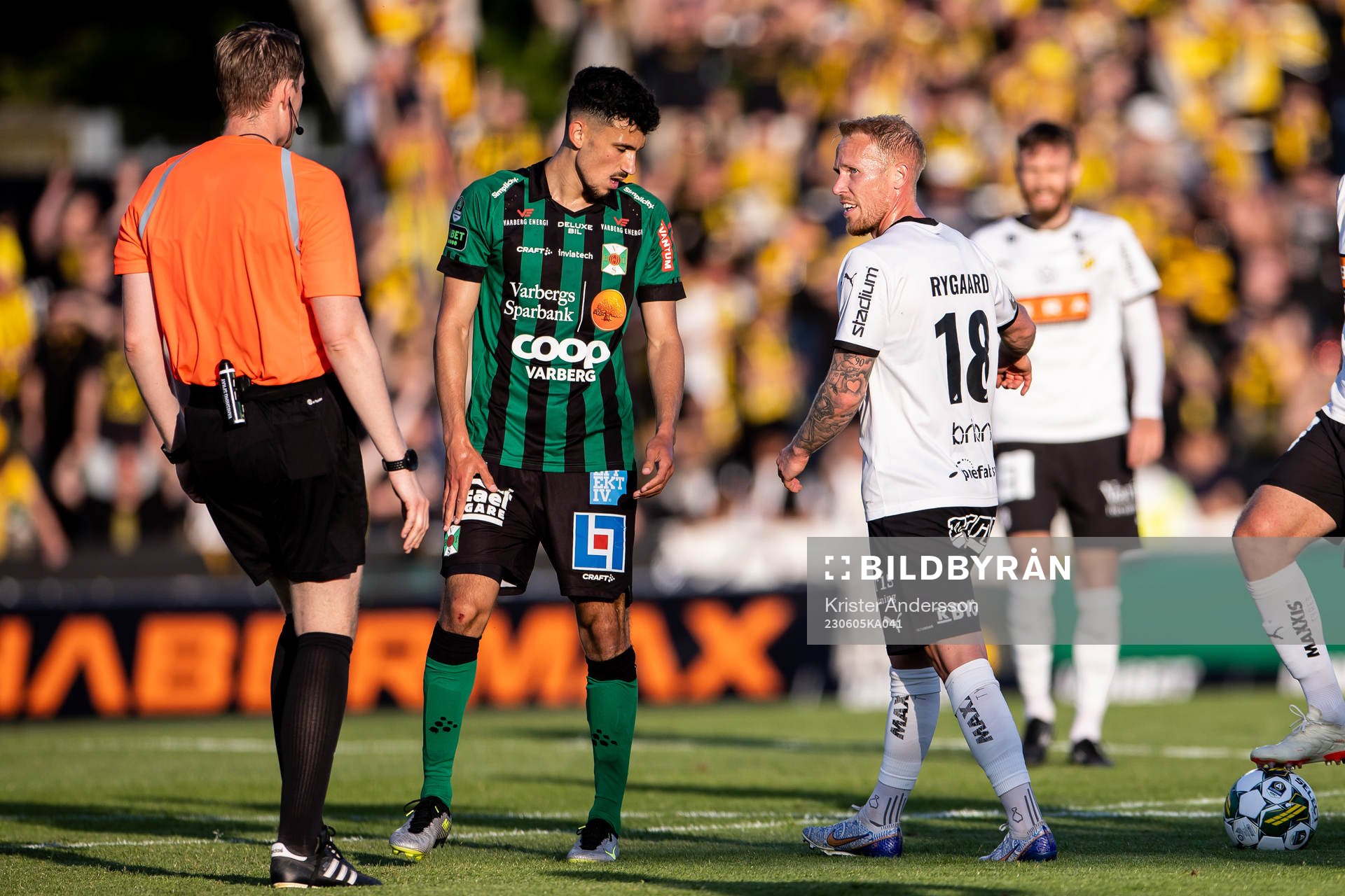 Varbergs Dion Krasniqi och Häckens Mikkel Rygaard Jensen