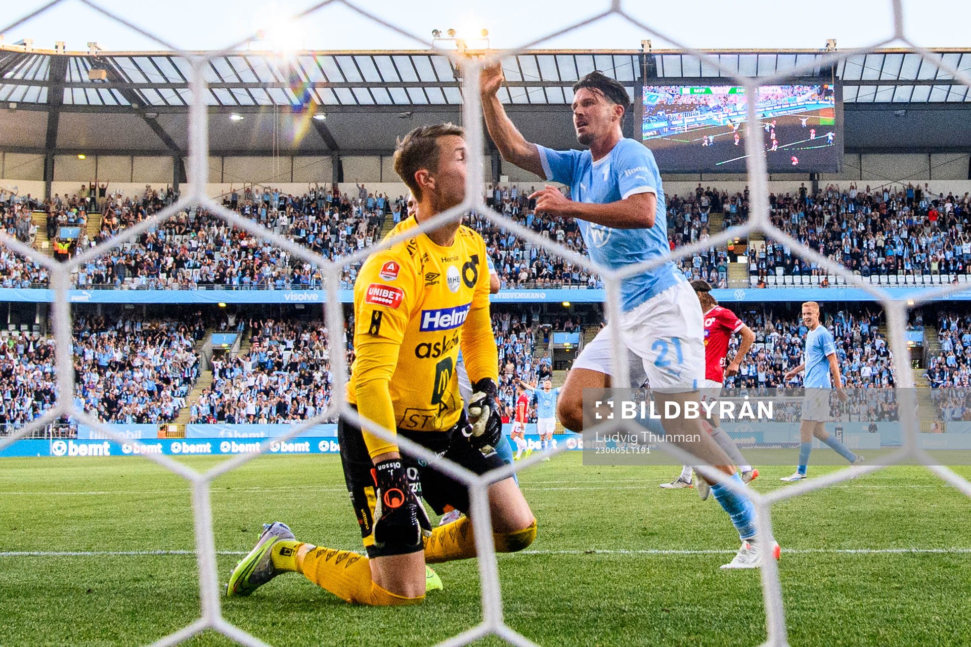 Malmö FFs Stefano Vecchia jublar