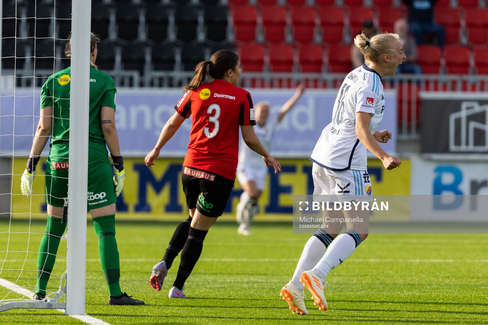 Djurgårdens Stinalisa Johansson jublar