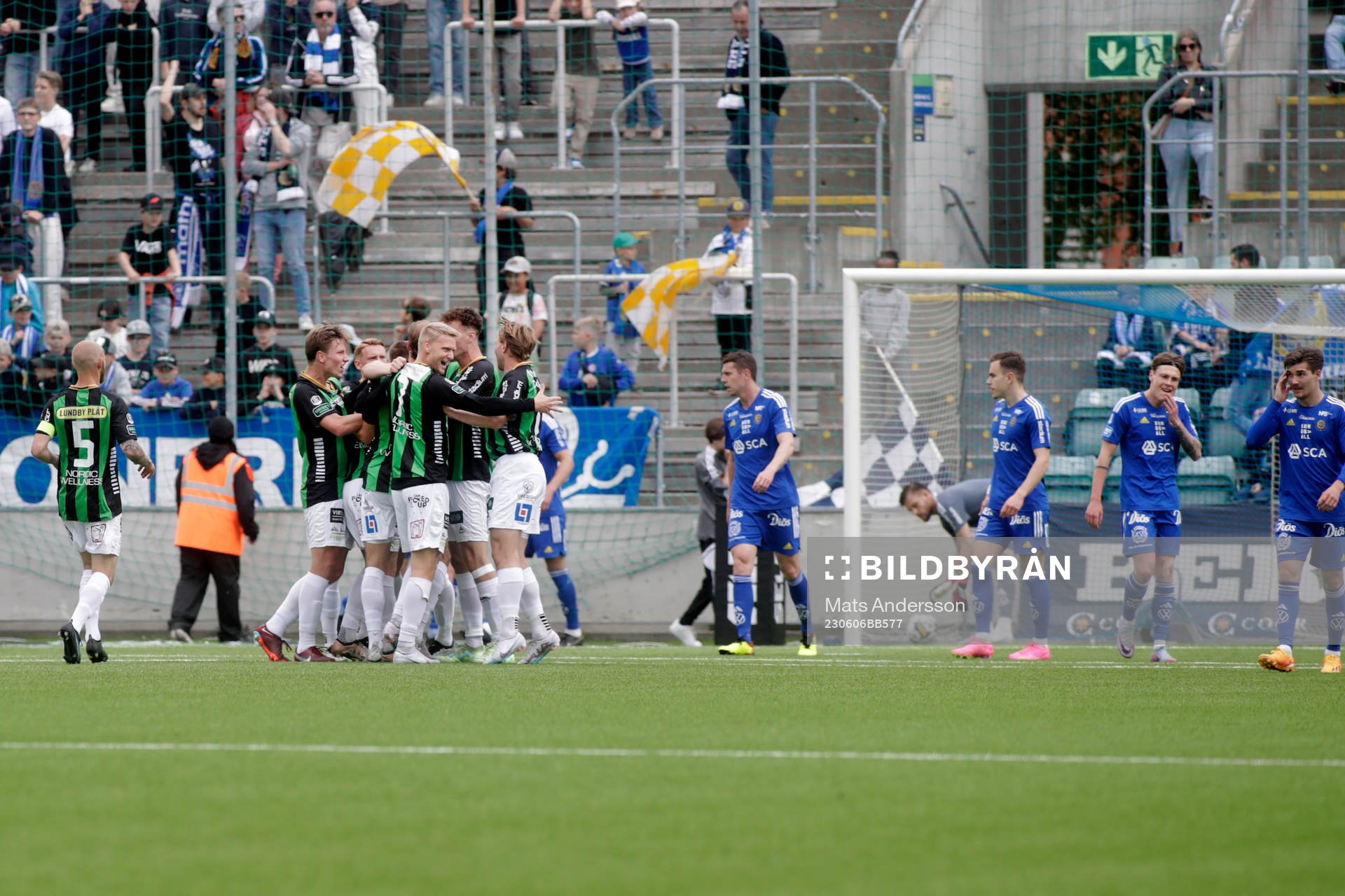 GAIS Dino Salihovic jublar med lagkamrater