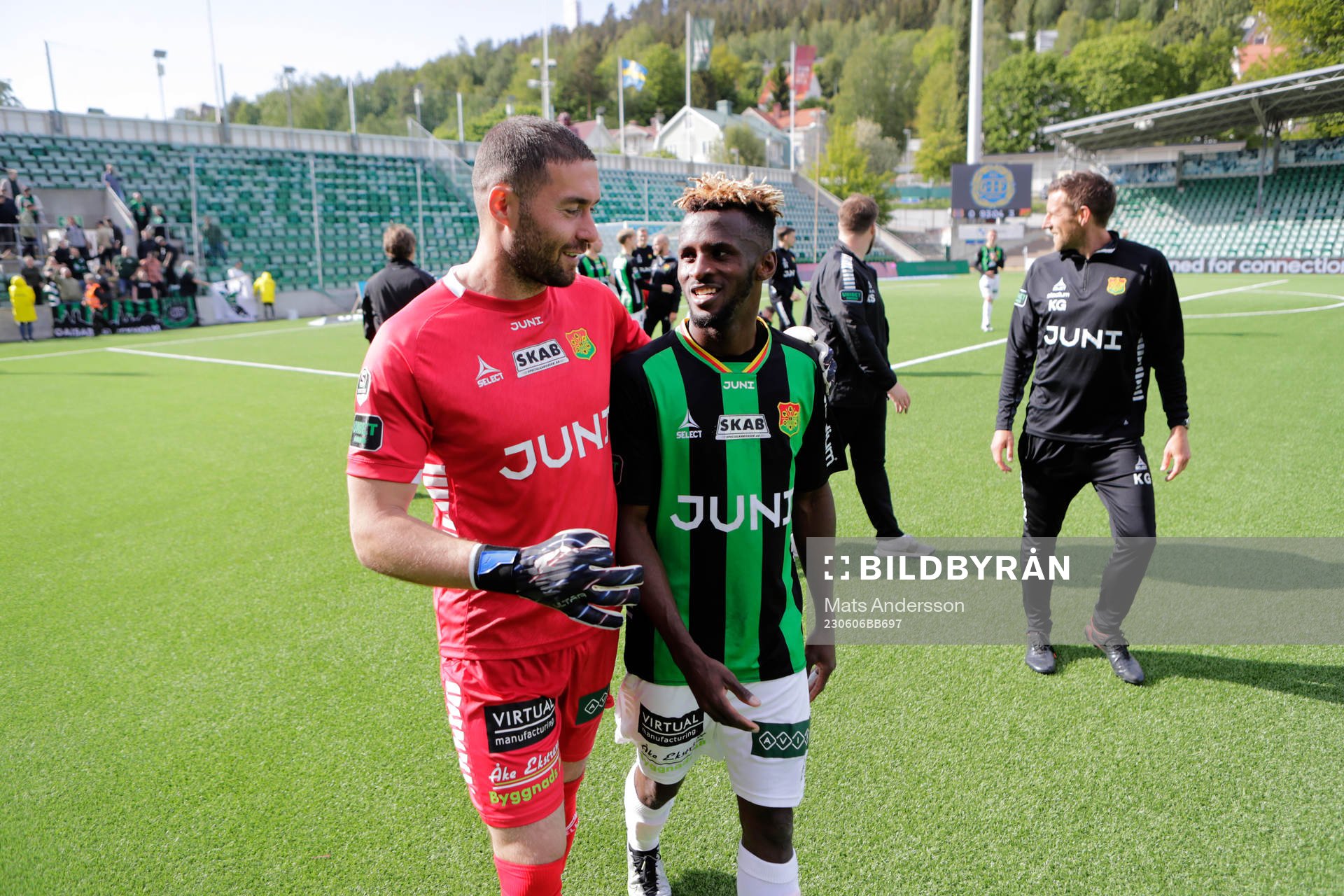 GAIS målvakt Mergim Krasniqi och Richard Emeka Friday