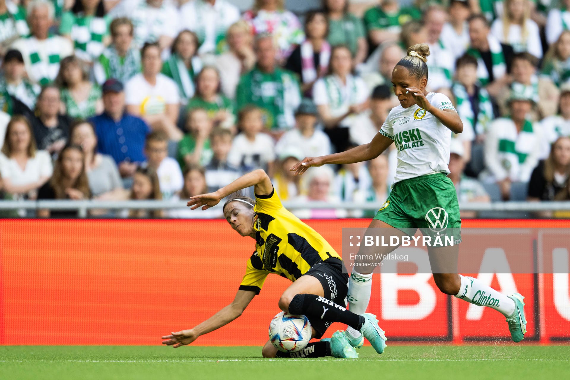 Häckens Aivi Luik och Hammarbys Madelen Janogy