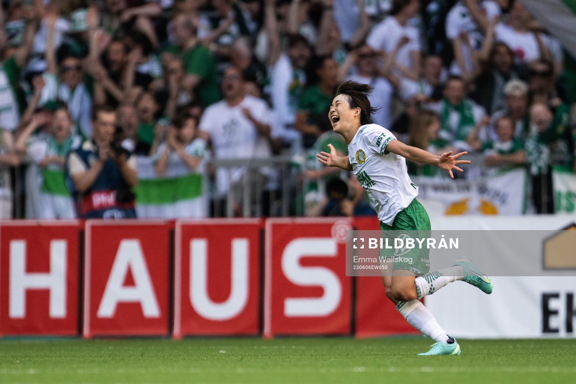 Hammarbys Maika Hamano jublar