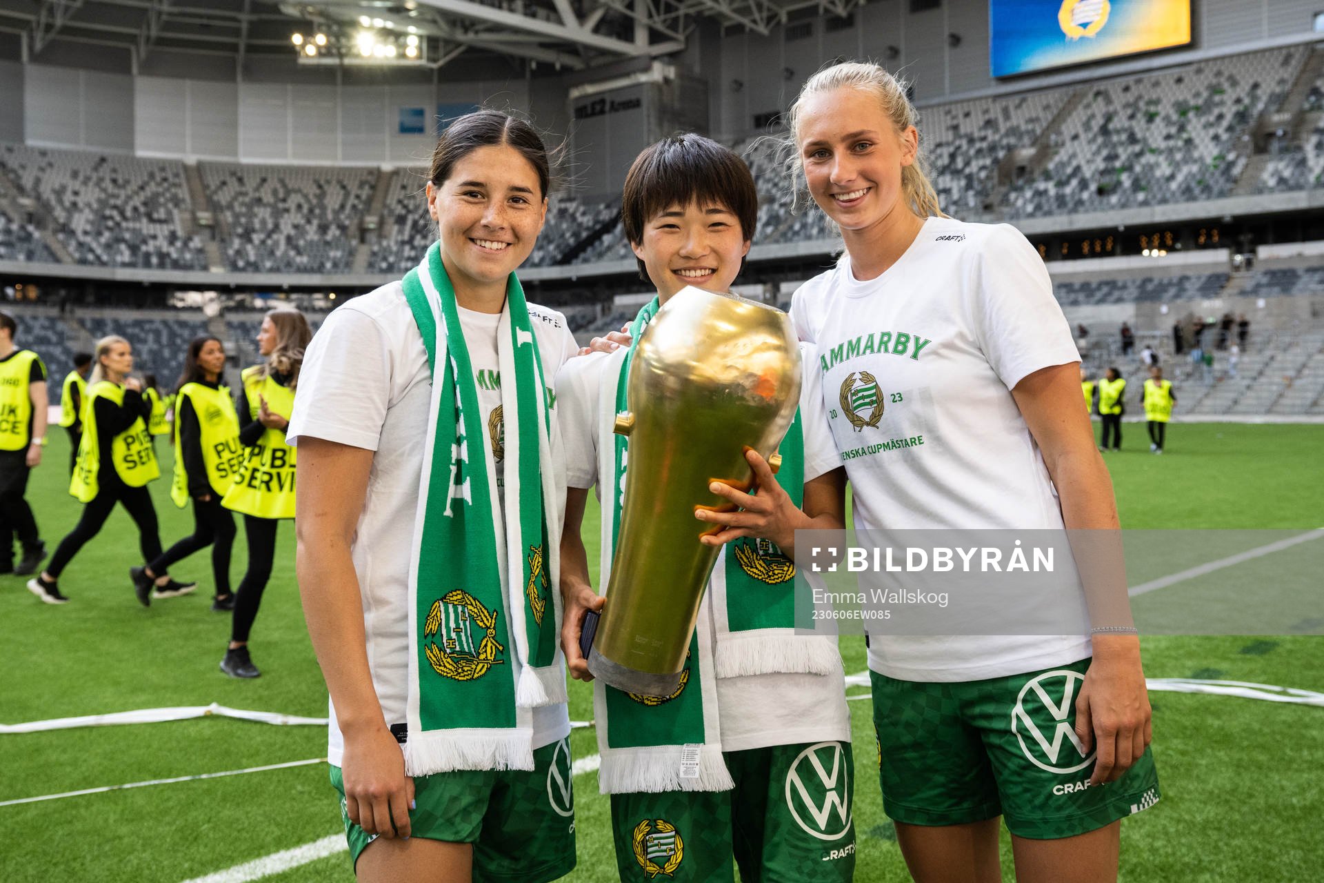Hammarbys Kyra Cooney-Cross, Maika Hamano och Ellen