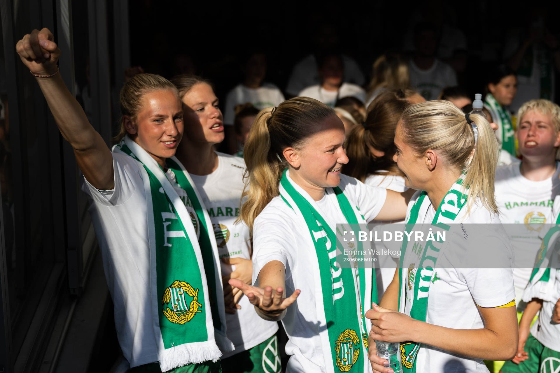 Hammarbys Matilda Vinberg och Alice Carlsson jublar