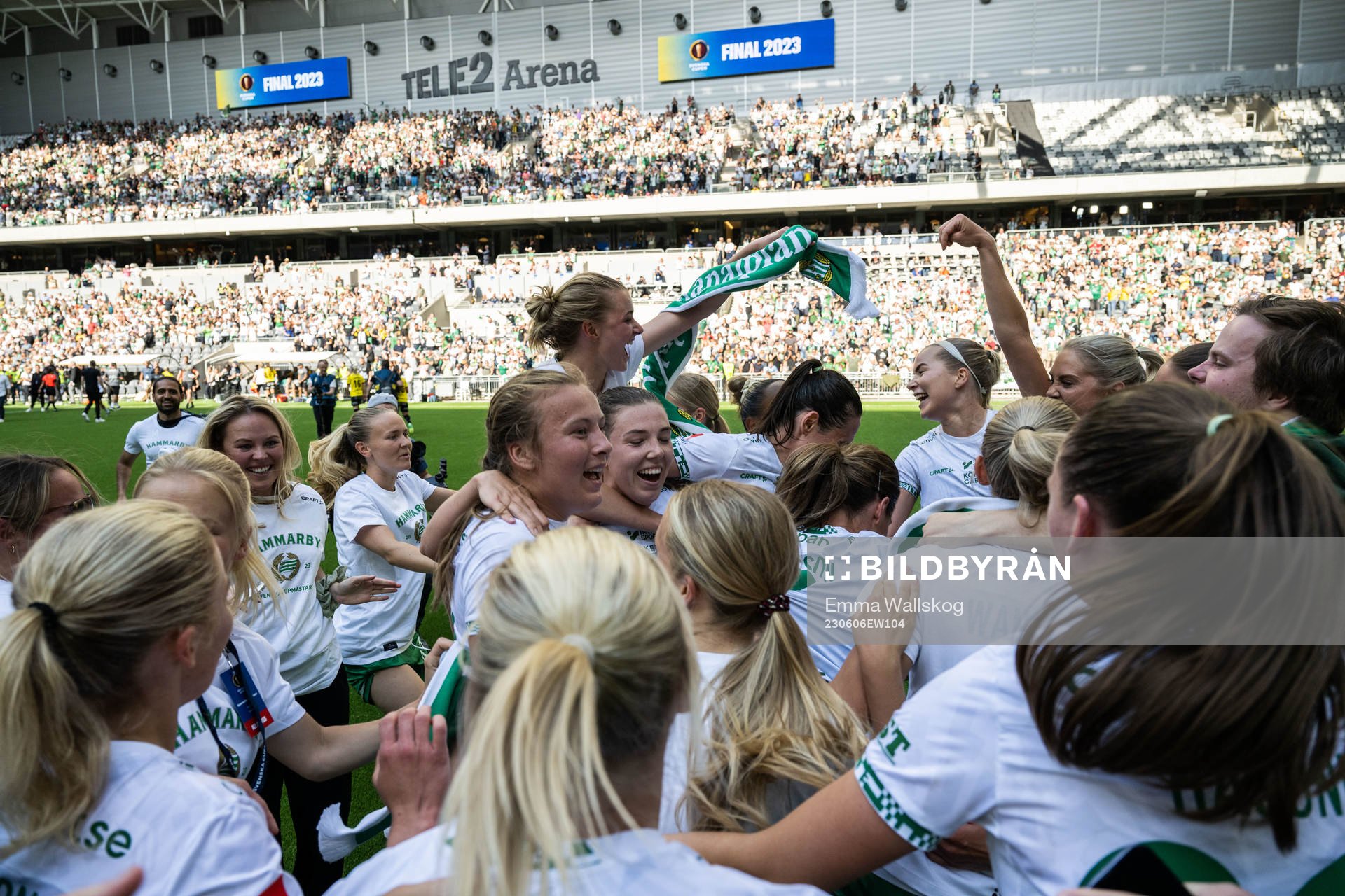 Hammarbys spelare jublar
