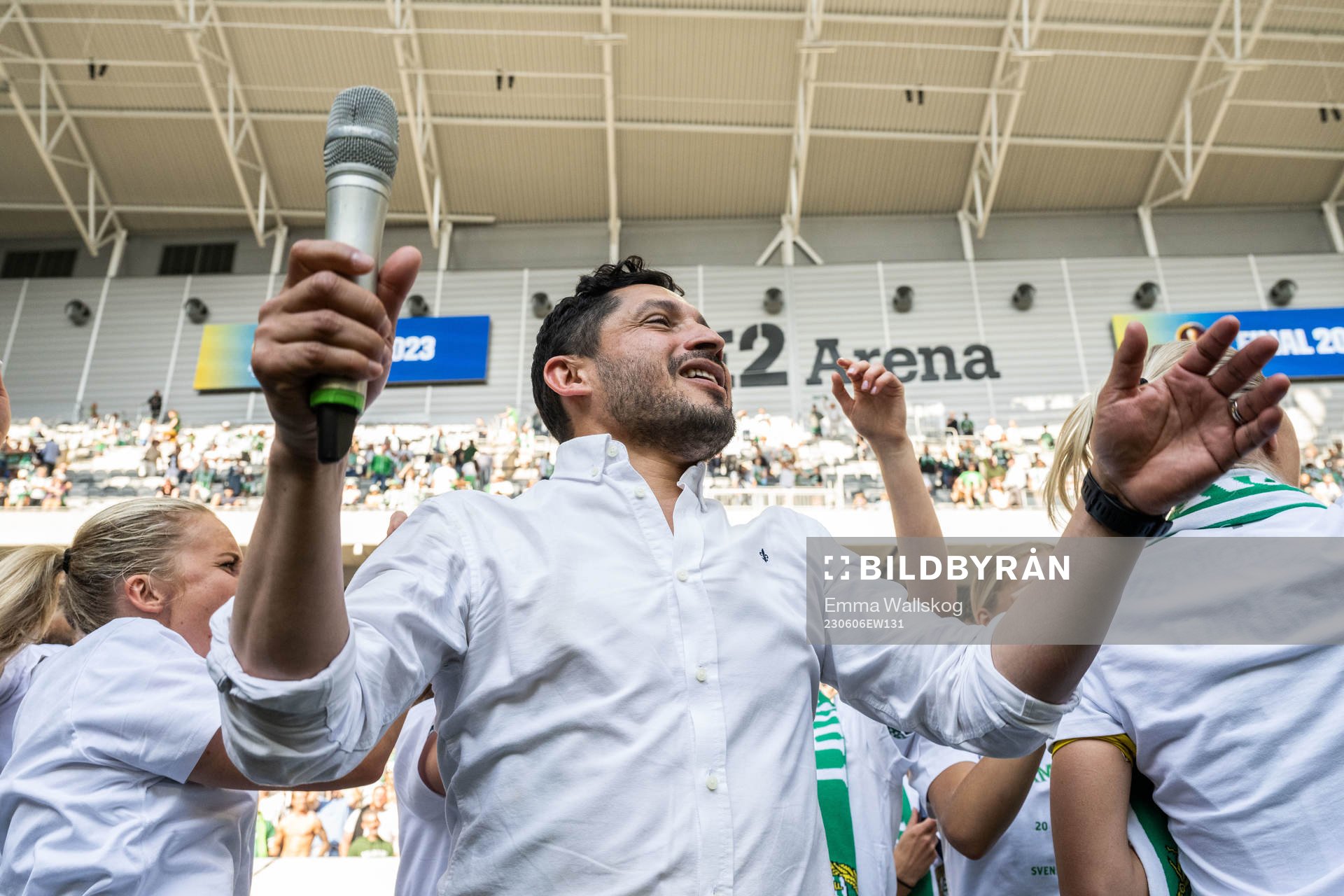 Hammarbys tränare Pablo Pinones-Arce jublar