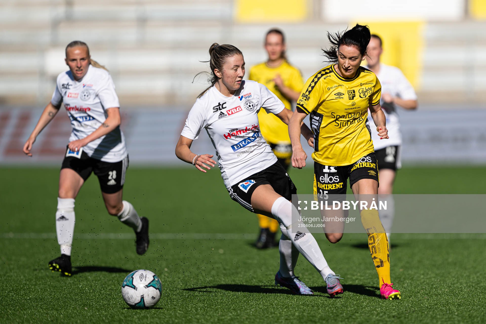Vänersborgs Andrea Juric och Elfsborgs Izabella Bergström