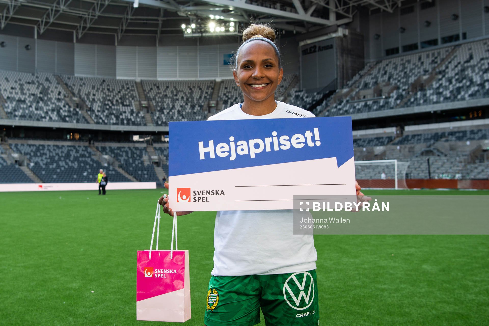 Hammarbys Madelen Janogy med pris från Svenska Spel