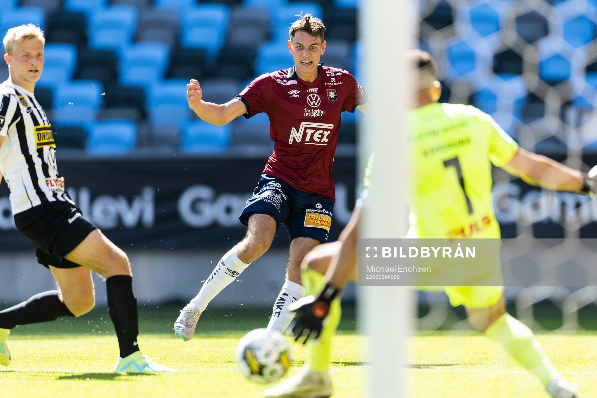 Örgrytes Noah Christoffersson under fotbollsmatchen i Superettan mellan Örgryte och Landskrona den 6 juni 2023 i Göteborg. 