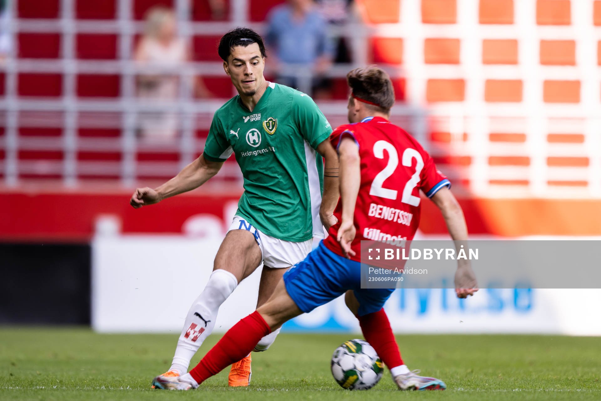 Jönköpings Södras Flamur Dzelili och Helsingborgs Simon