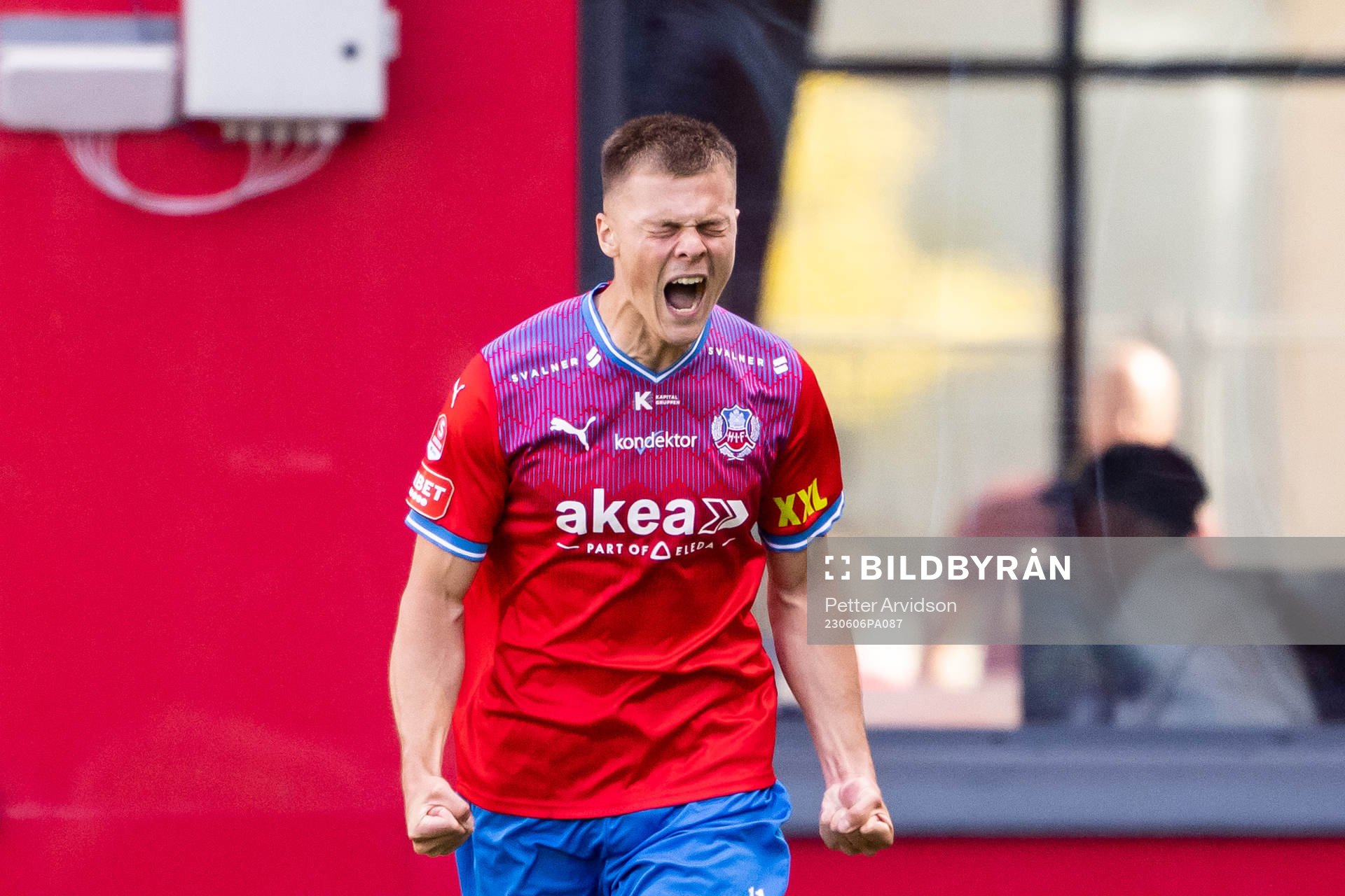 Helsingborgs Erik Ring jublar efter sitt 1-1 mål under fotbollsmatchen i Superettan mellan Helsingborg och Jönköpings Södra den 6 juni 2023 i Helsingborg. 