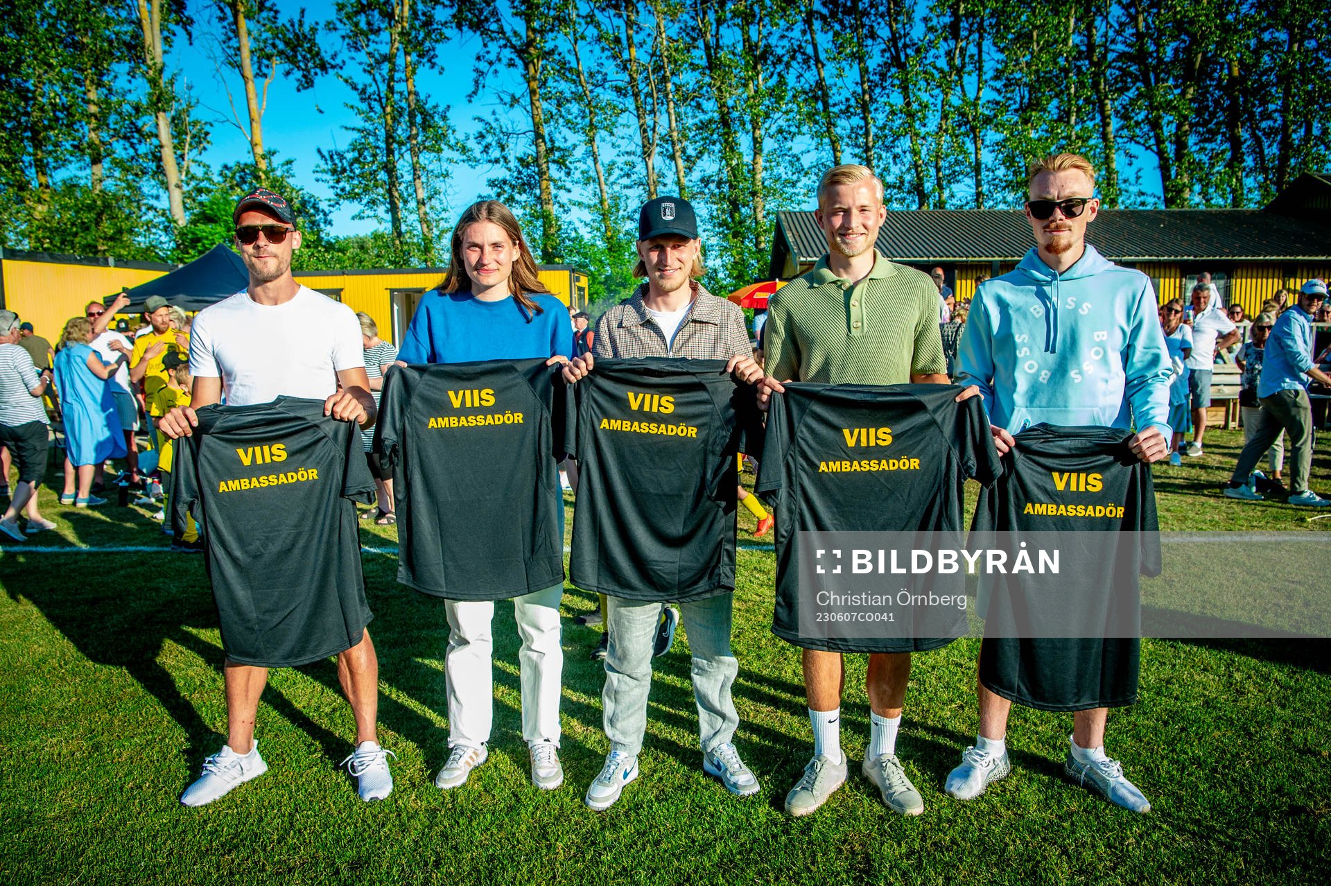 Fotbollsspelarna Felix Hörberg, Hanna Lundell, Albin