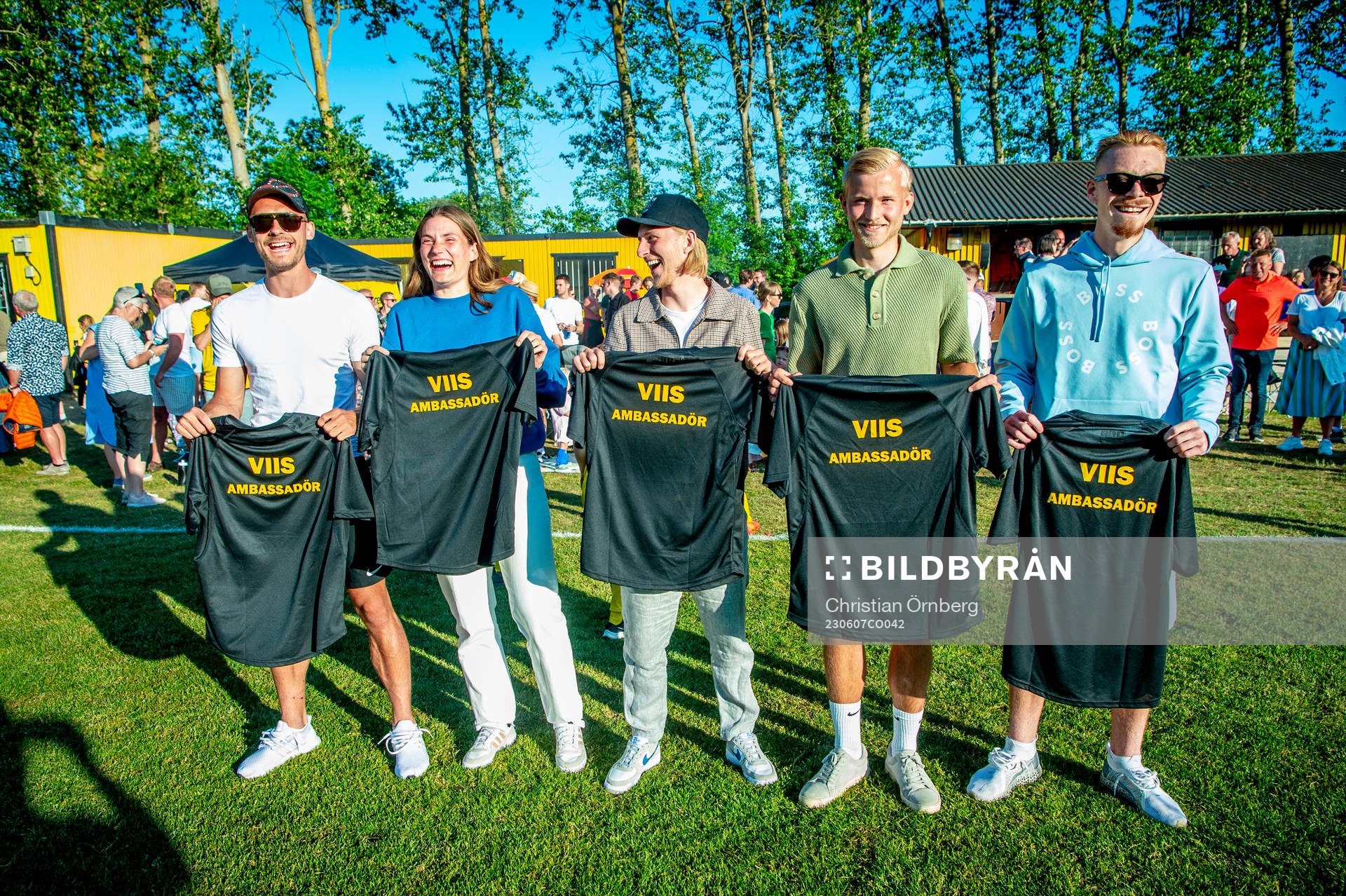 Fotbollsspelarna Felix Hörberg, Hanna Lundell, Albin
