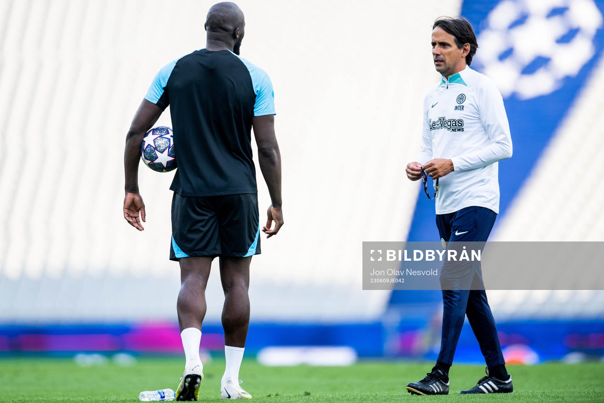 Romelu Lukaku of Inter and Simone Inzaghi, head coach of