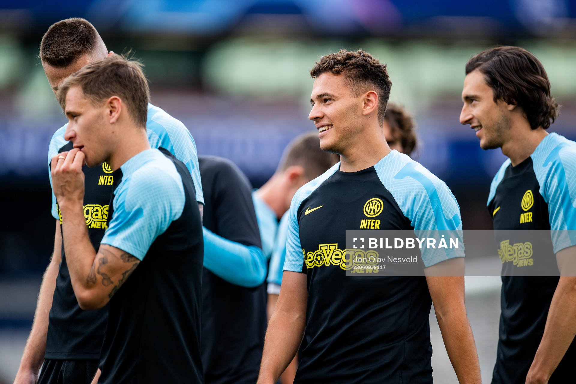 Kristjan Asllani and Matteo Darmian of Inter at a training
