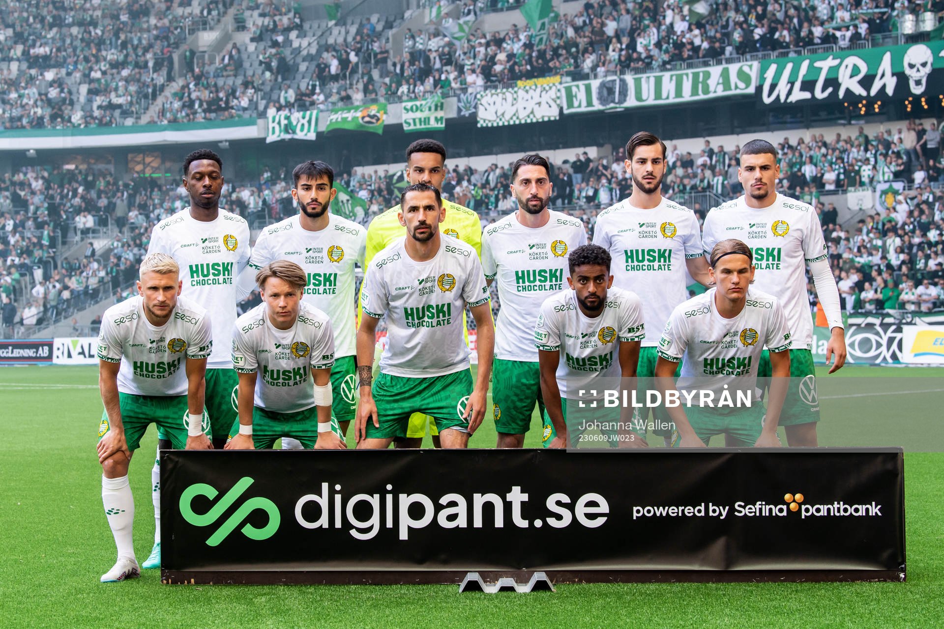 Hammarbys spelare ställer upp för en lagbild