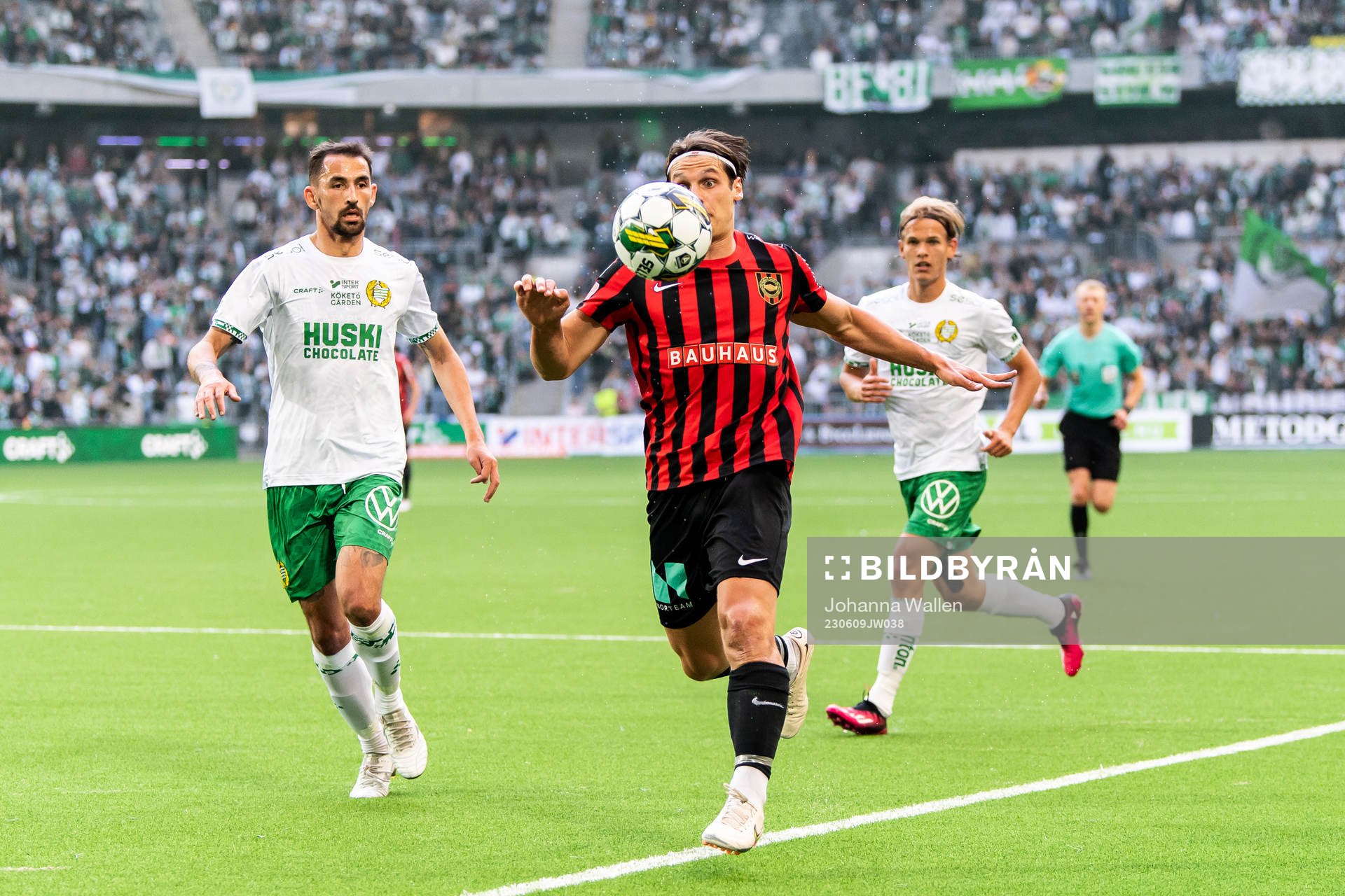 Hammarbys Loret Sadiku och Brommapojkarnas Kevin Ackermann
