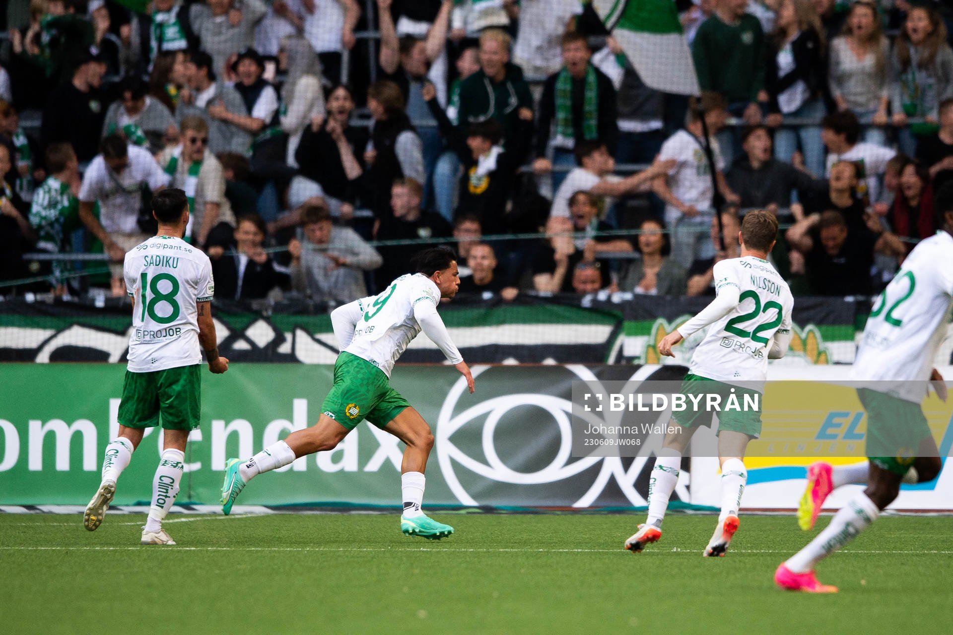 Hammarbys Jusef Erabi jublar efter 2-1 under fotbollsmatchen i Allsvenskan mellan Hammarby och Brommapojkarna den 9 juni 2023 i Stockholm.