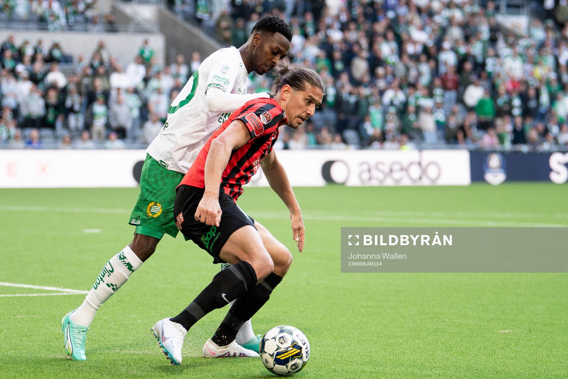 Hammarbys Shaquille Pinas och Brommapojkarnas Nikola Vasic