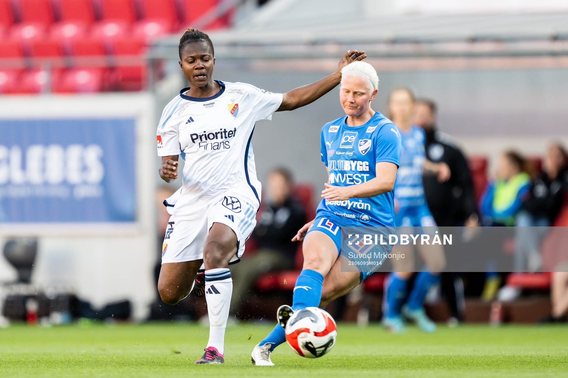 Djurgårdens Portia Boakye och Kalmars Anni Miettunen