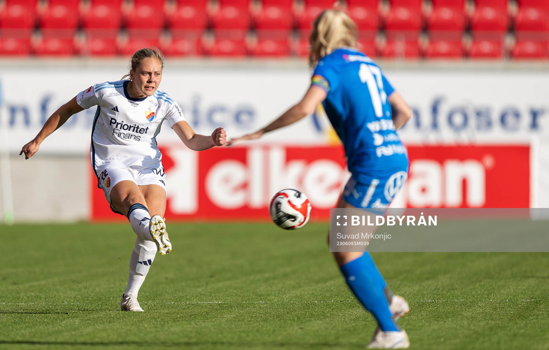 Djurgårdens Alice Bergström och Kalmars Amanda Persson