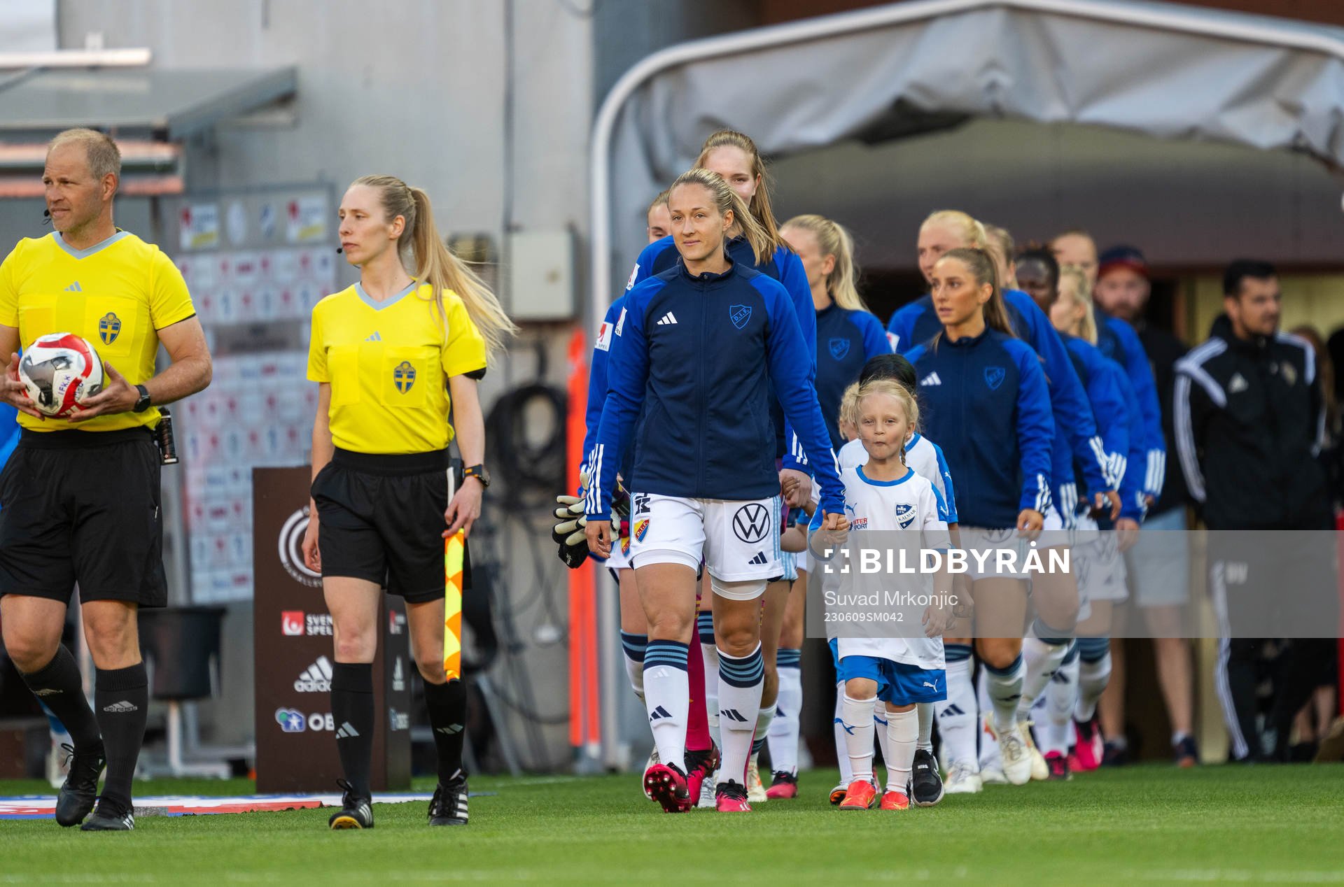 Djurgårdens spelare marscherar in