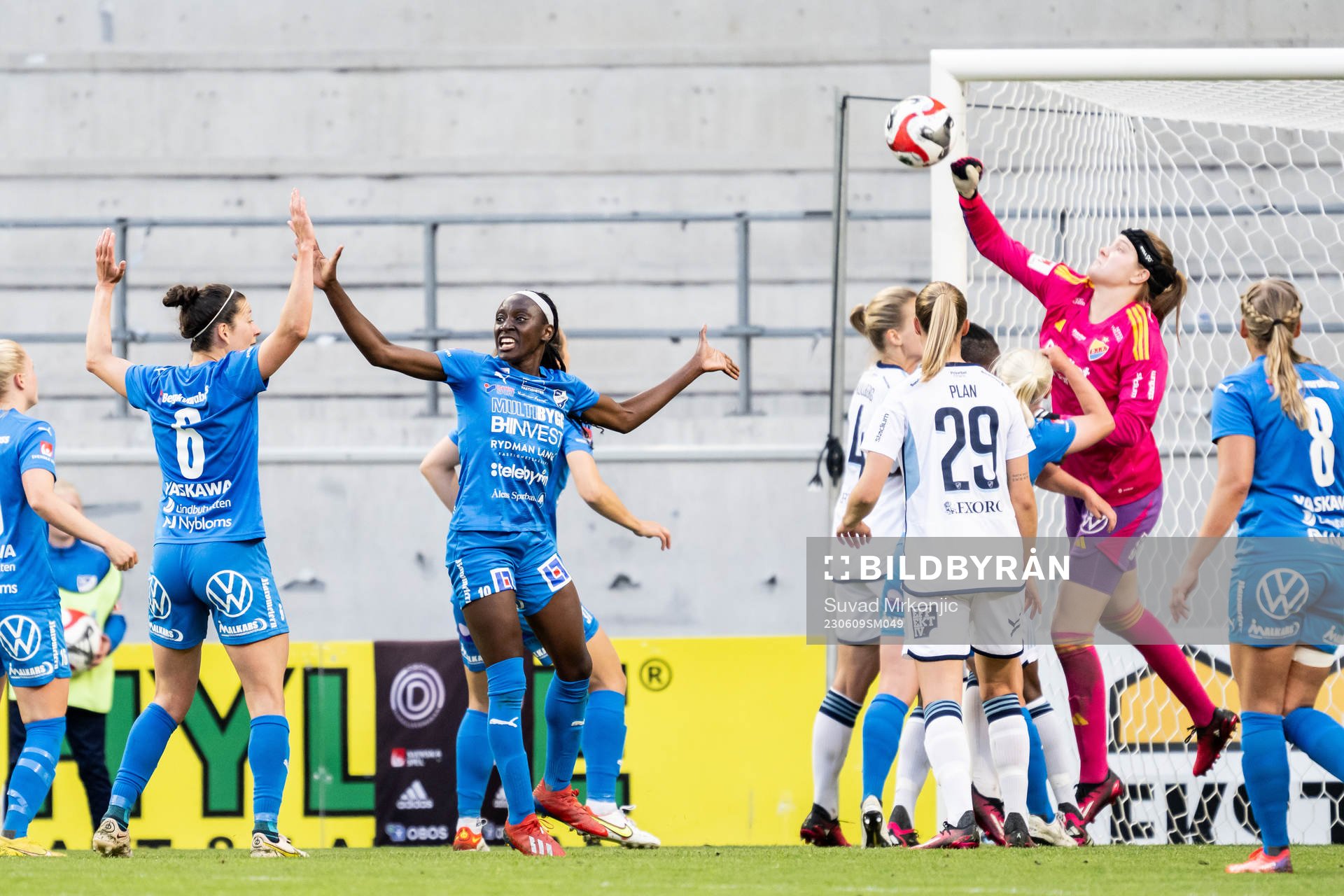 Kalmars Violah Nambi reagerar under fotbollsmatchen i Damallsvenskan mellan Kalmar och Djurgården den 9 juni 2023 i Kalmar. 