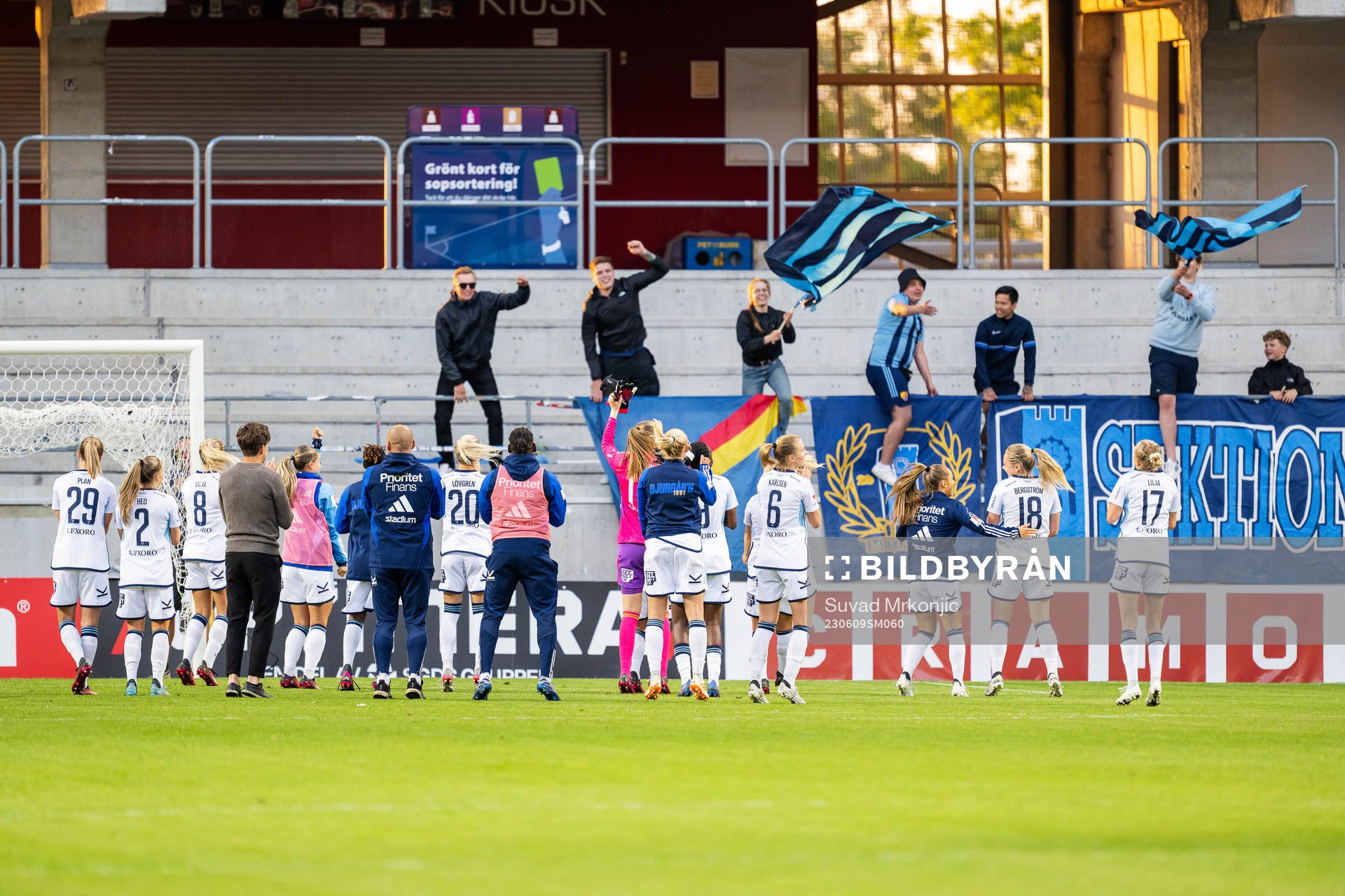 Djurgårdens spelare jublar med fansen