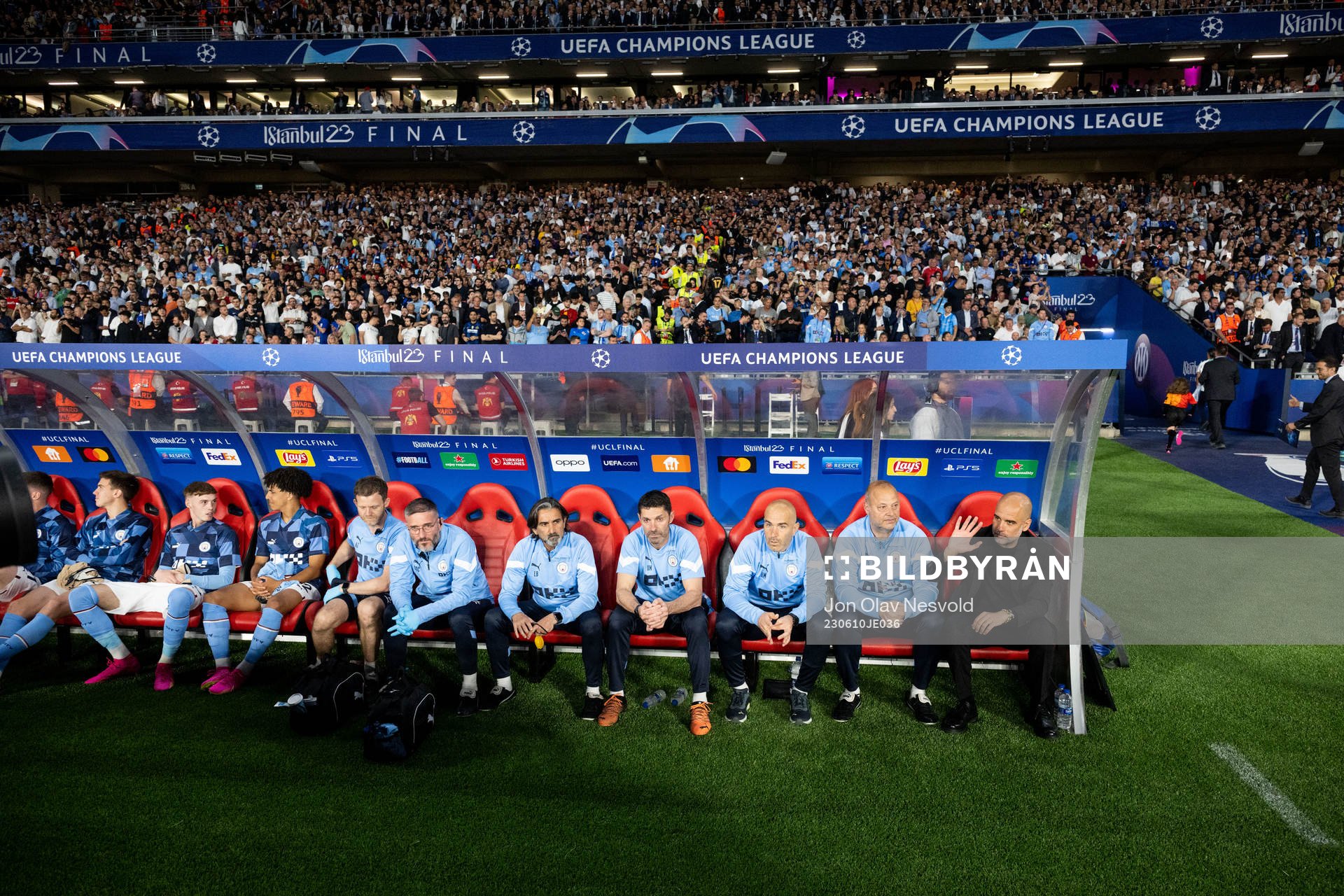 Head coach Pep Guardiola of Manchester City with staff