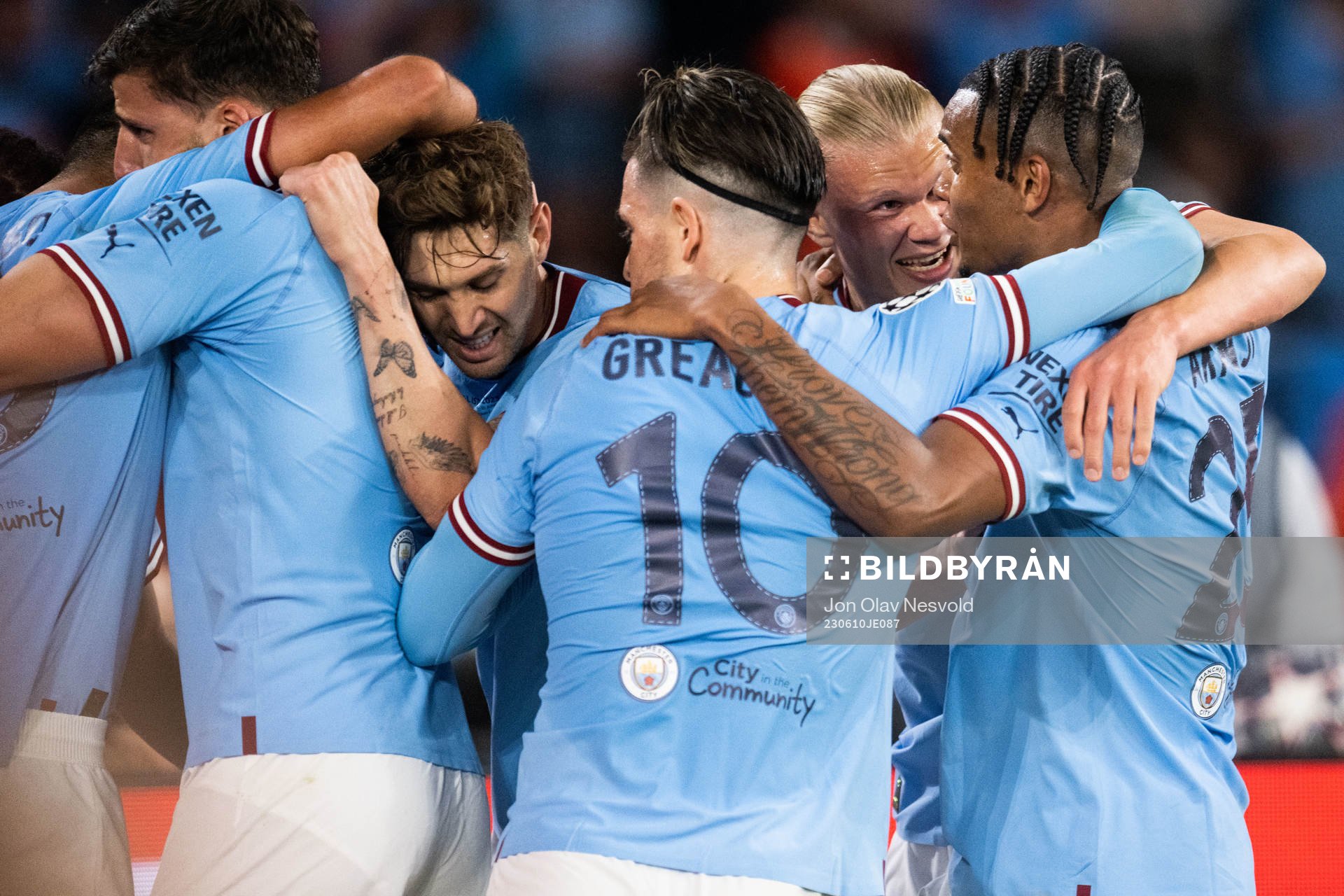 Rodri of Manchester City celebrates with team mates