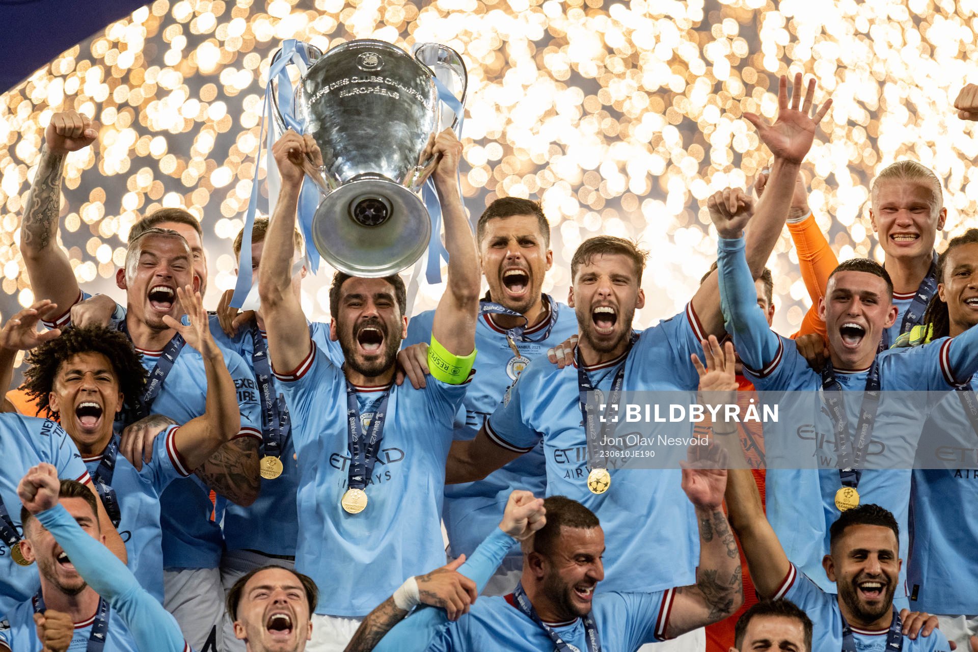 Ilkay Gundogan of Manchester City lifts the trophy
