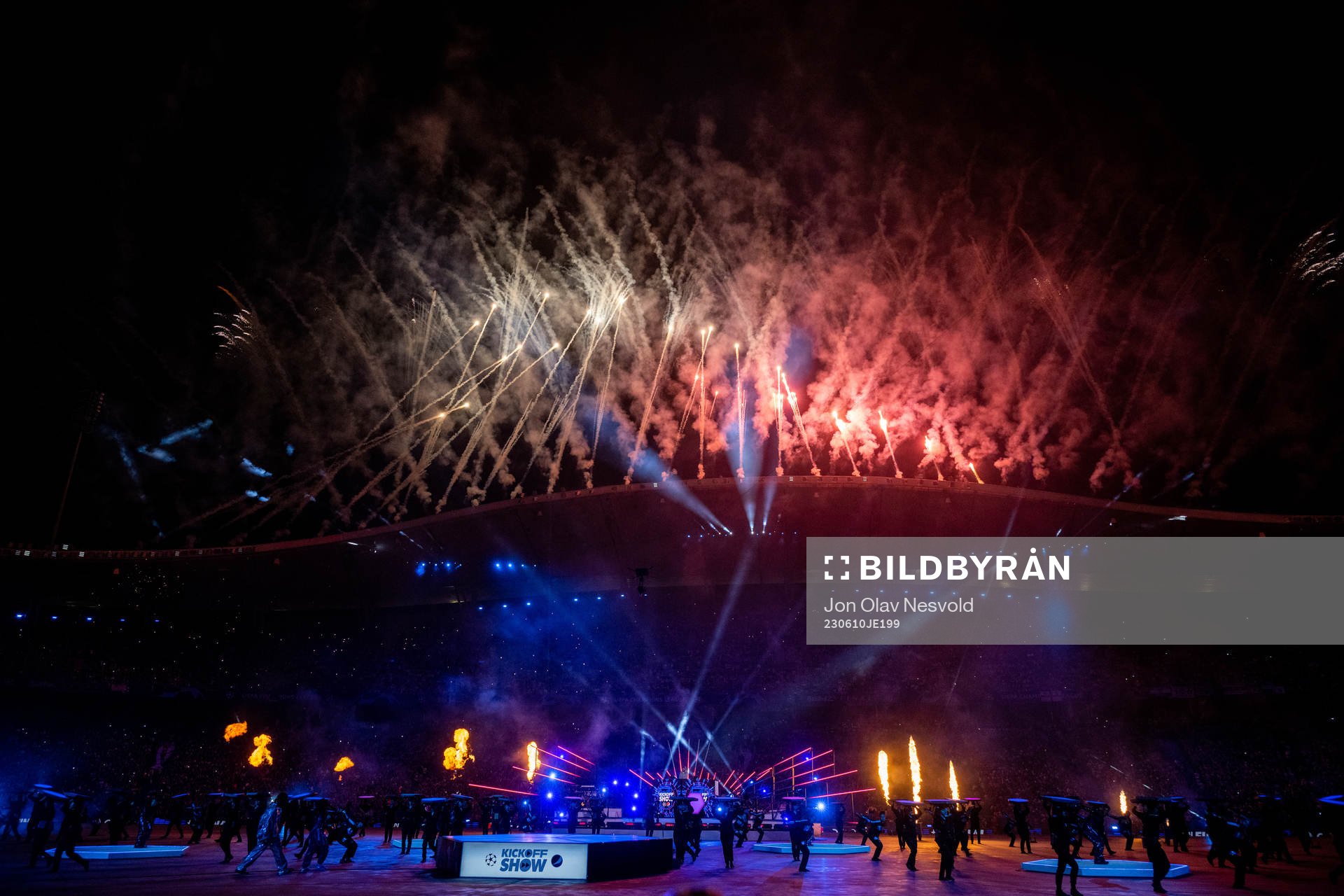 Kick-off show