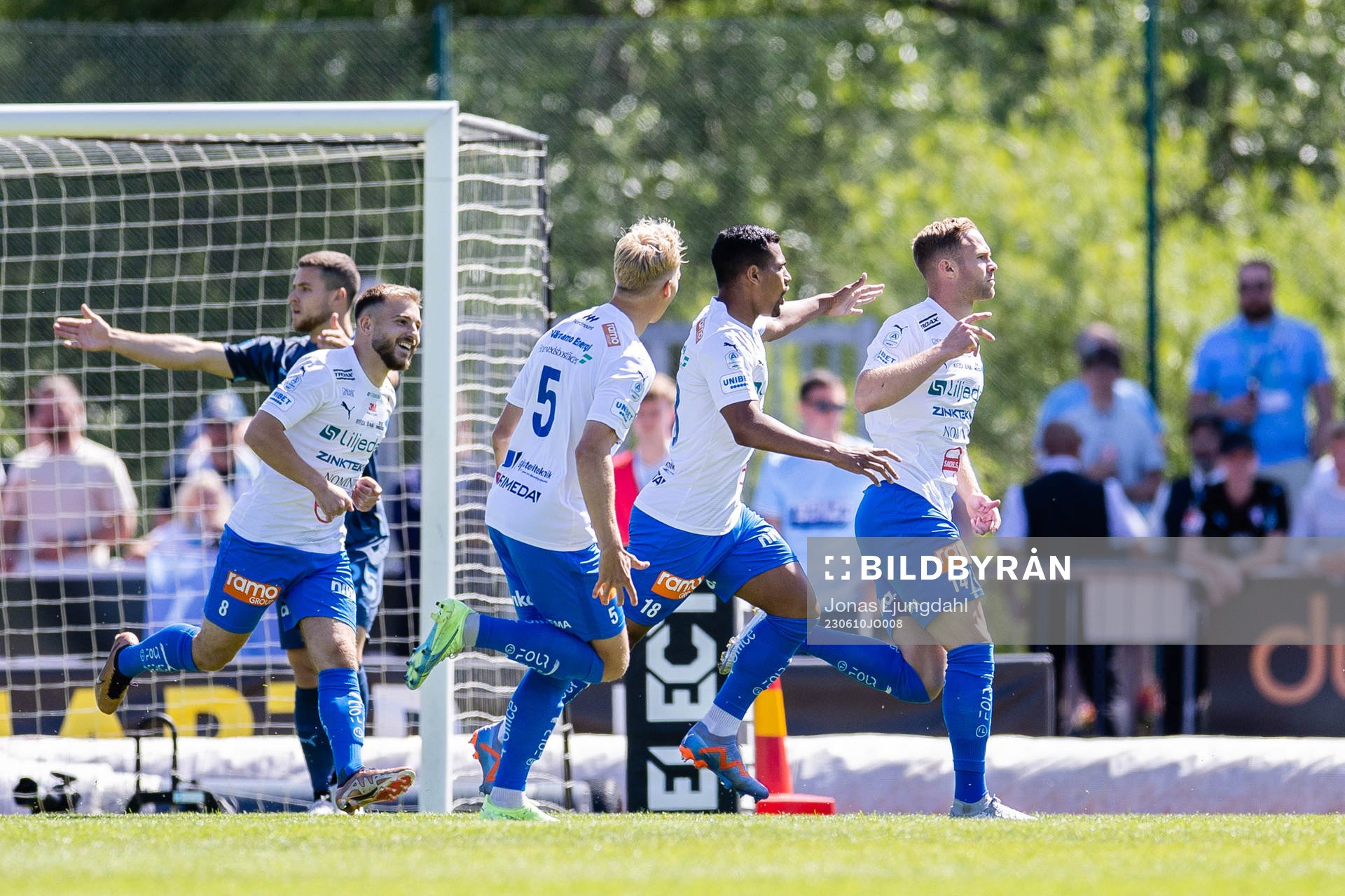 Värnamos Gustav Engvall jublar